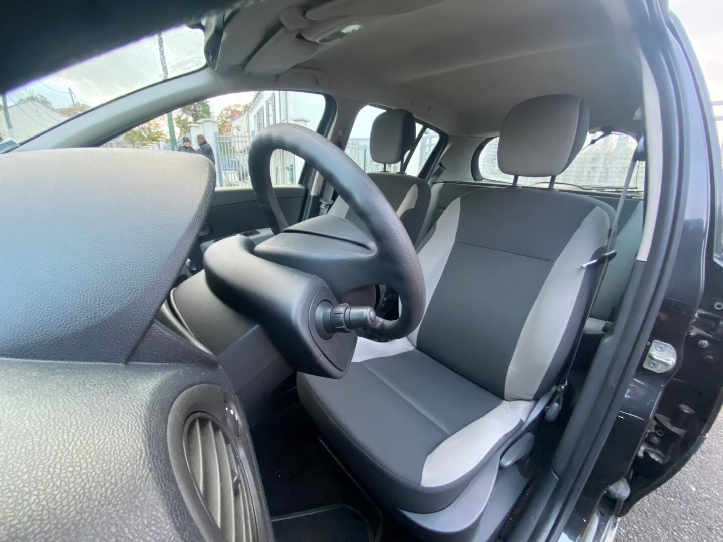 RENAULT Clio Authentique Phase 2 1.2 i 16V eco2 75 cv