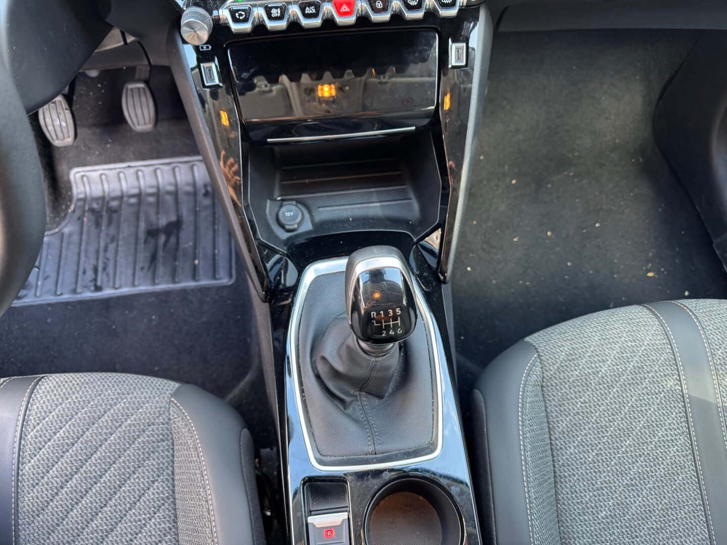 PEUGEOT 208 II (P21) Phase 2 5 Portes 1.2 12V S&S 100 cv