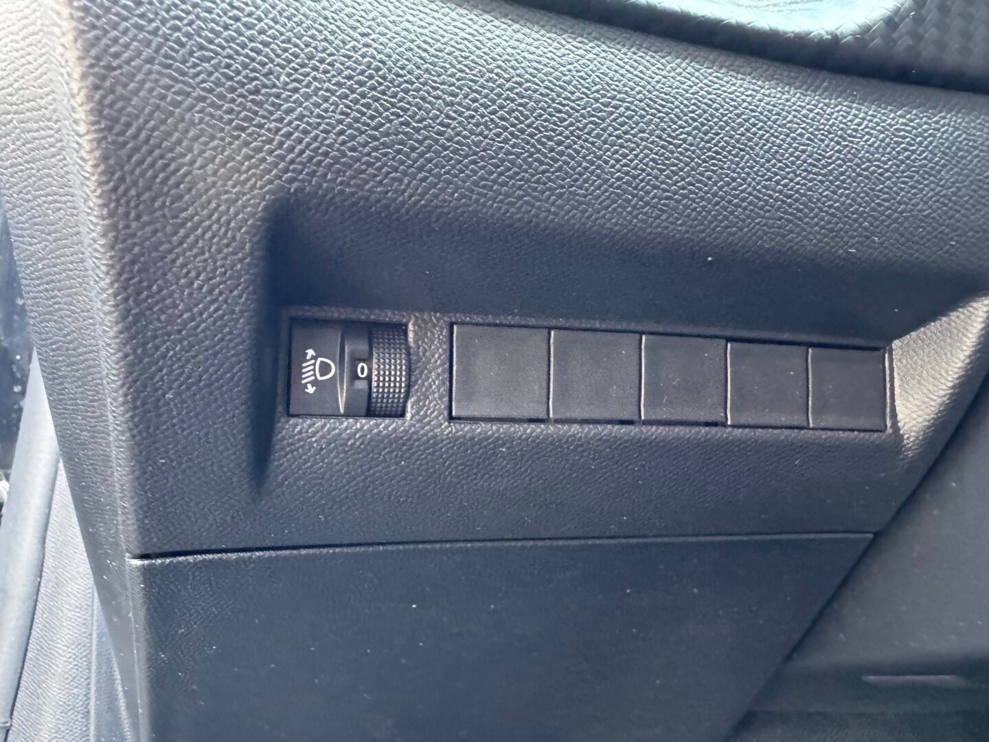 PEUGEOT 208 II (P21) Phase 2 5 Portes 1.2 12V S&S 100 cv