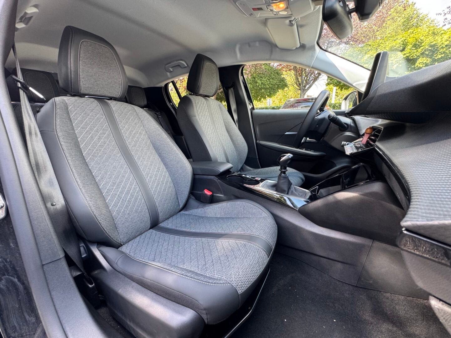 PEUGEOT 208 II (P21) Phase 2 5 Portes 1.2 12V S&S 100 cv