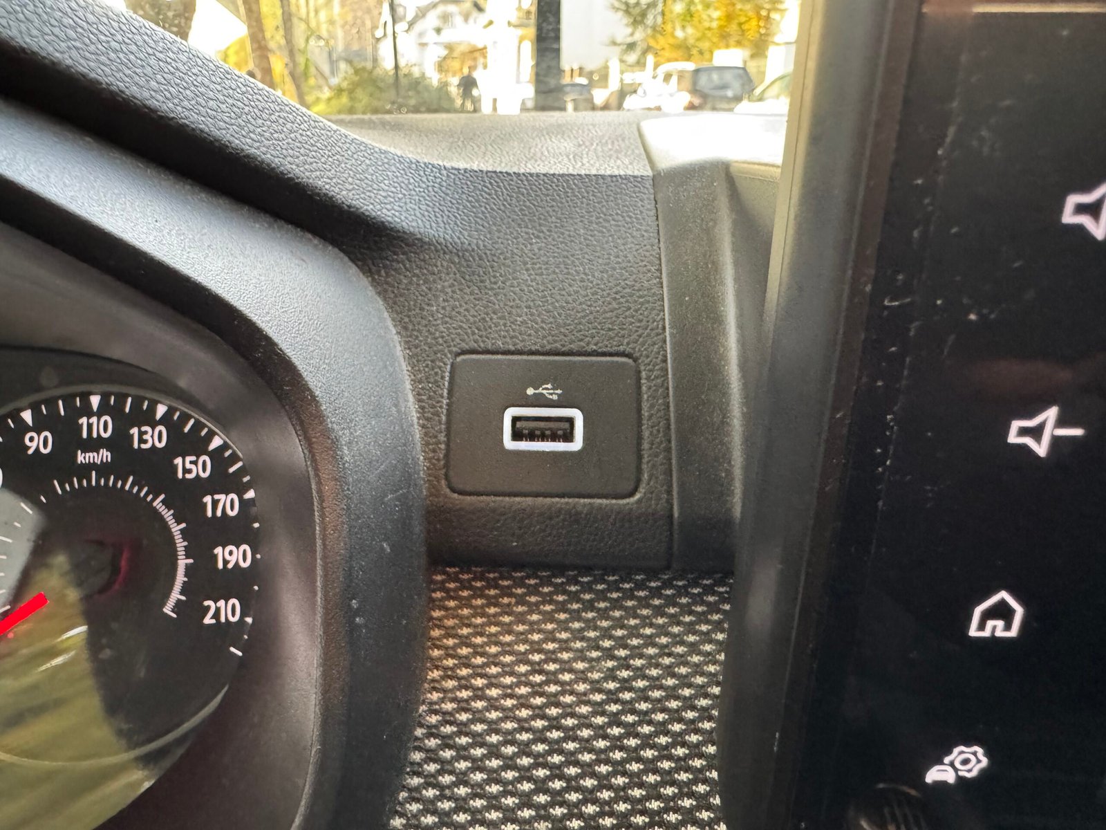 DACIA Sandero III Stepway 1.0 TCe 90ch “Stepway Essentiel”