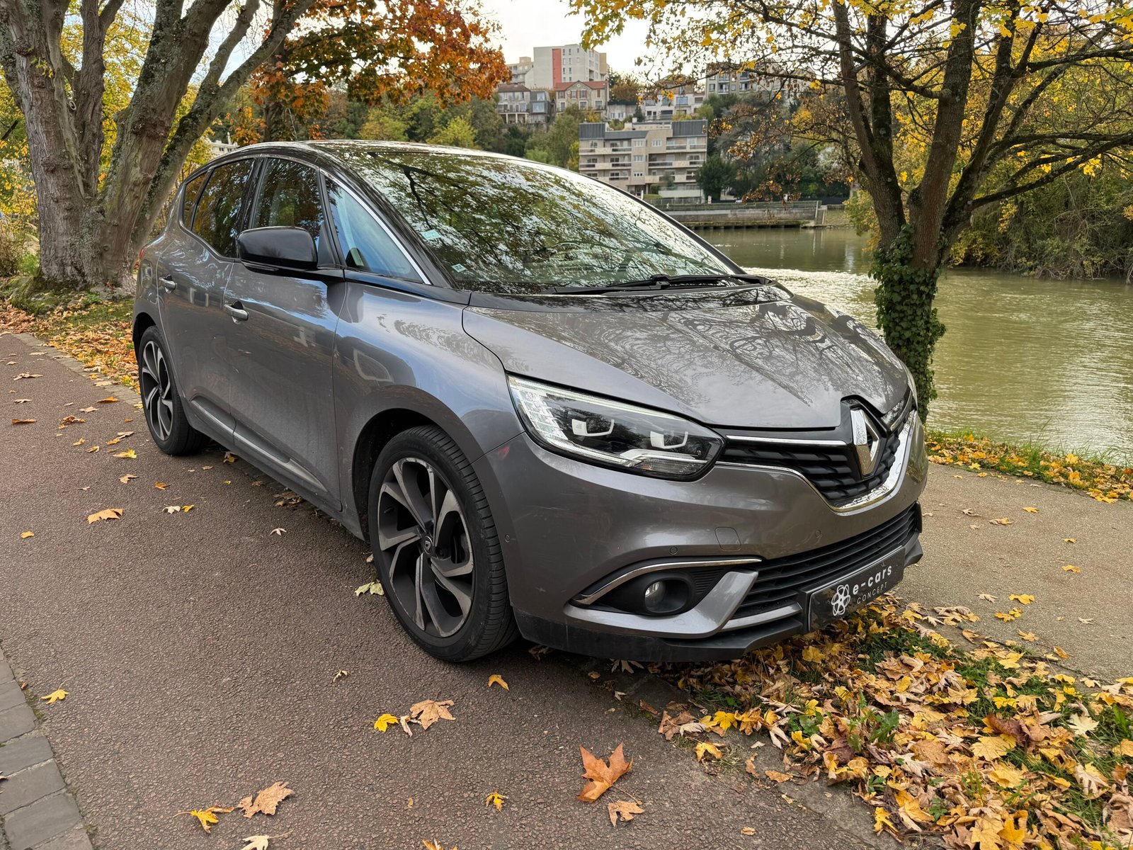 RENAULT Scenic IV 1.7 dCi EDC6 120ch “Business Intens”