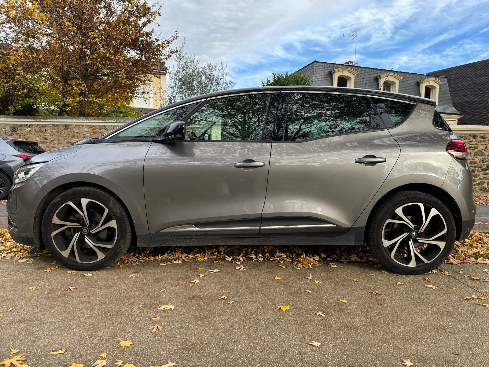 RENAULT Scenic IV 1.7 dCi EDC6 120ch “Business Intens”