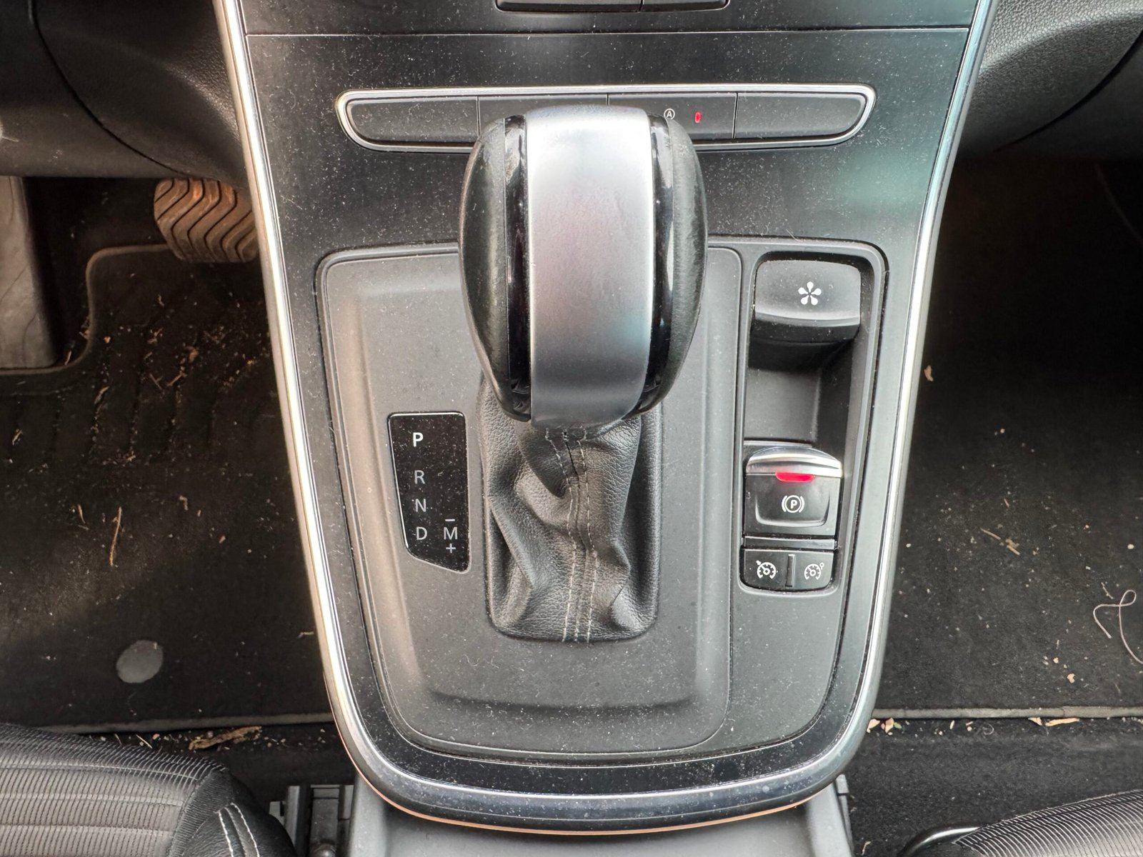 RENAULT Scenic IV 1.7 dCi EDC6 120ch “Business Intens”