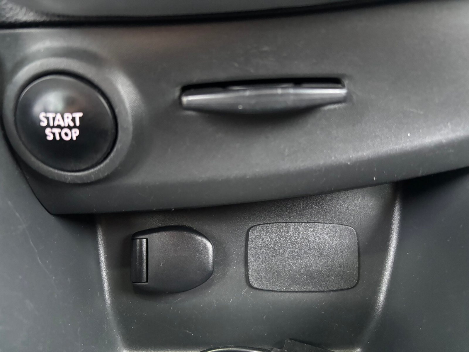 RENAULT CLIO 4 IV Société Phase 2 1.5 dCi 75 cv