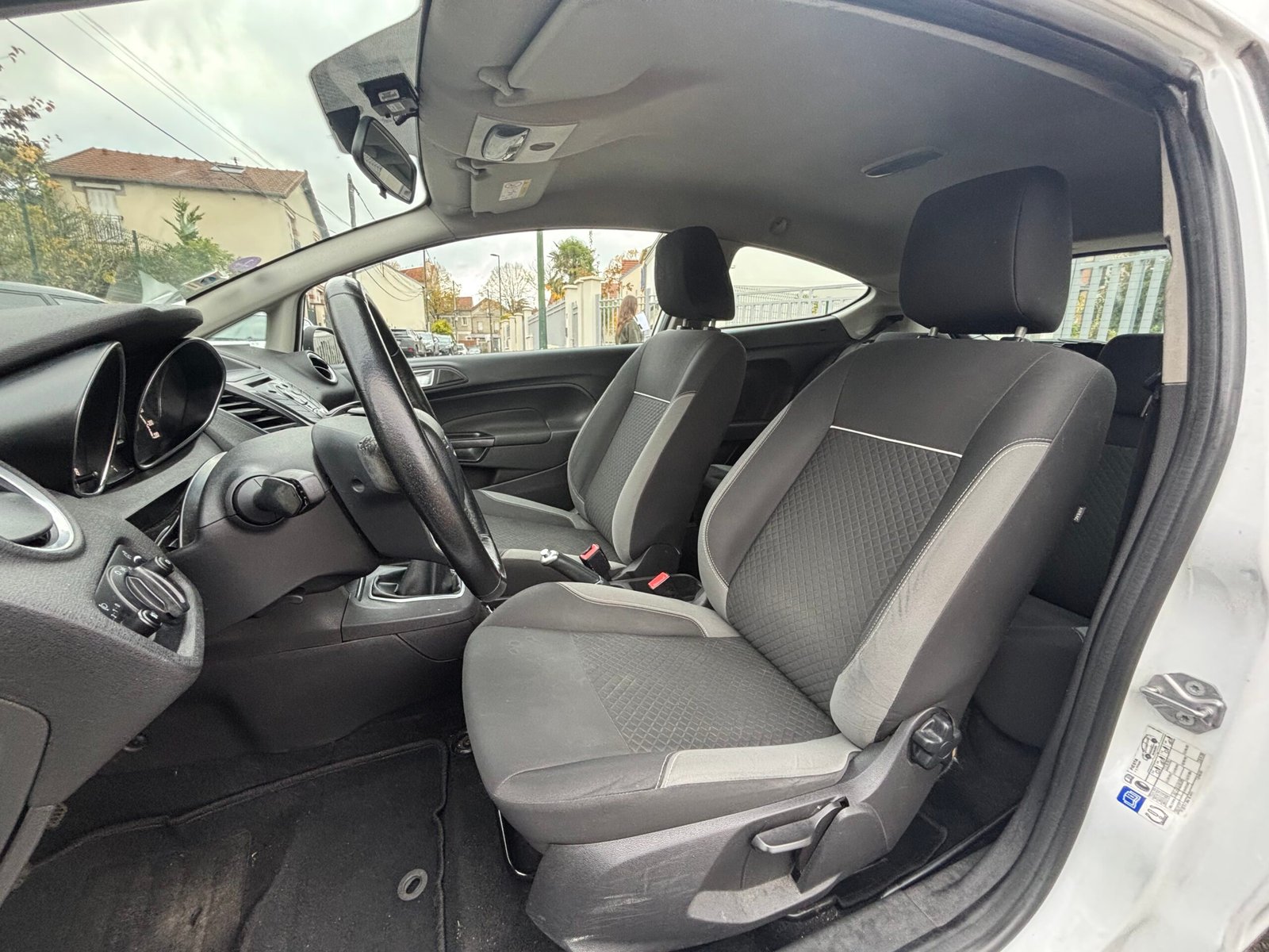 FORD FIESTA VI Phase 2 1.2 i 16V 60 cv