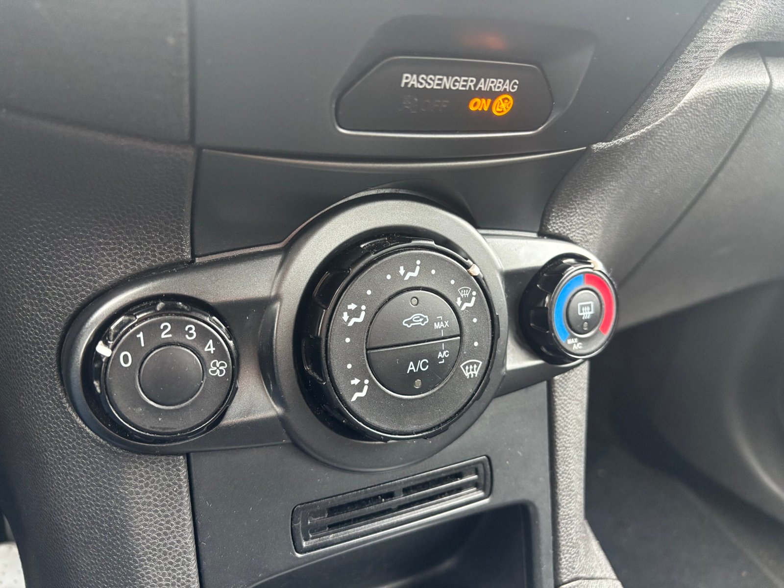 FORD FIESTA VI Phase 2 1.2 i 16V 60 cv