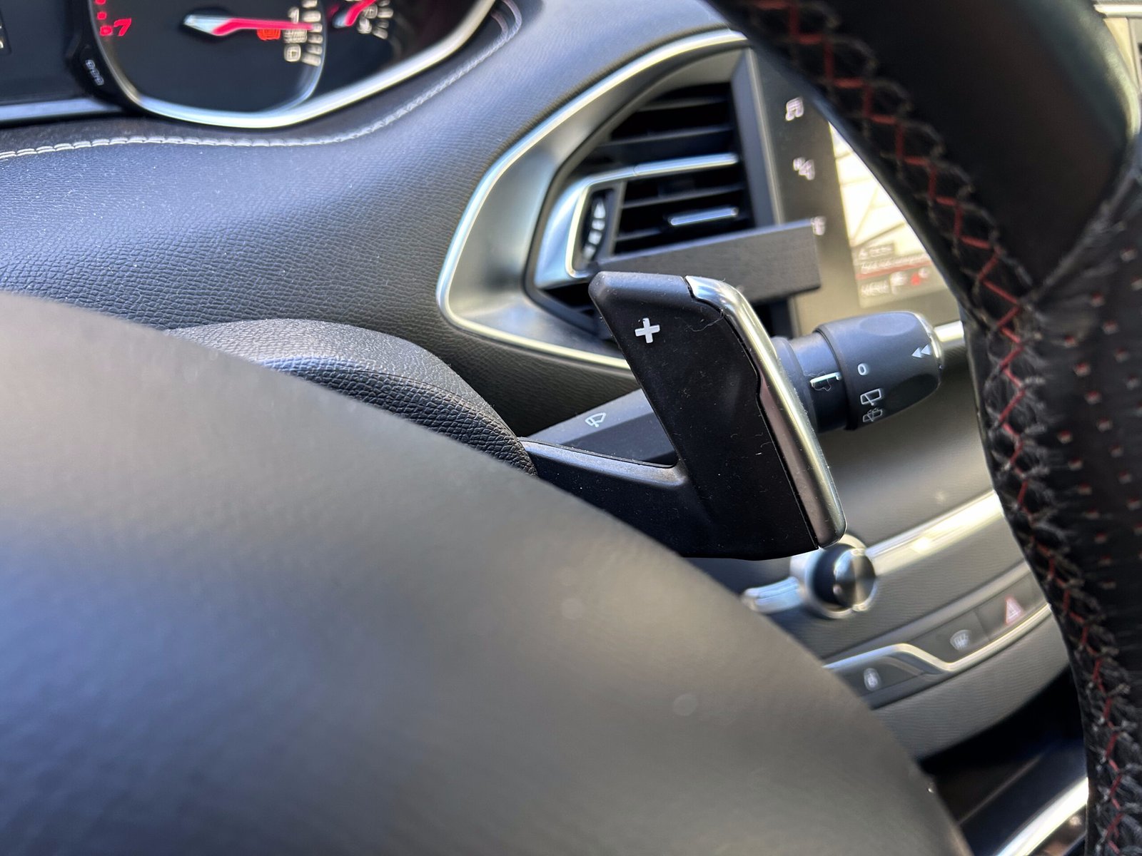 Peugeot 308 1.2 puretech 131 ch ** GT LINE **