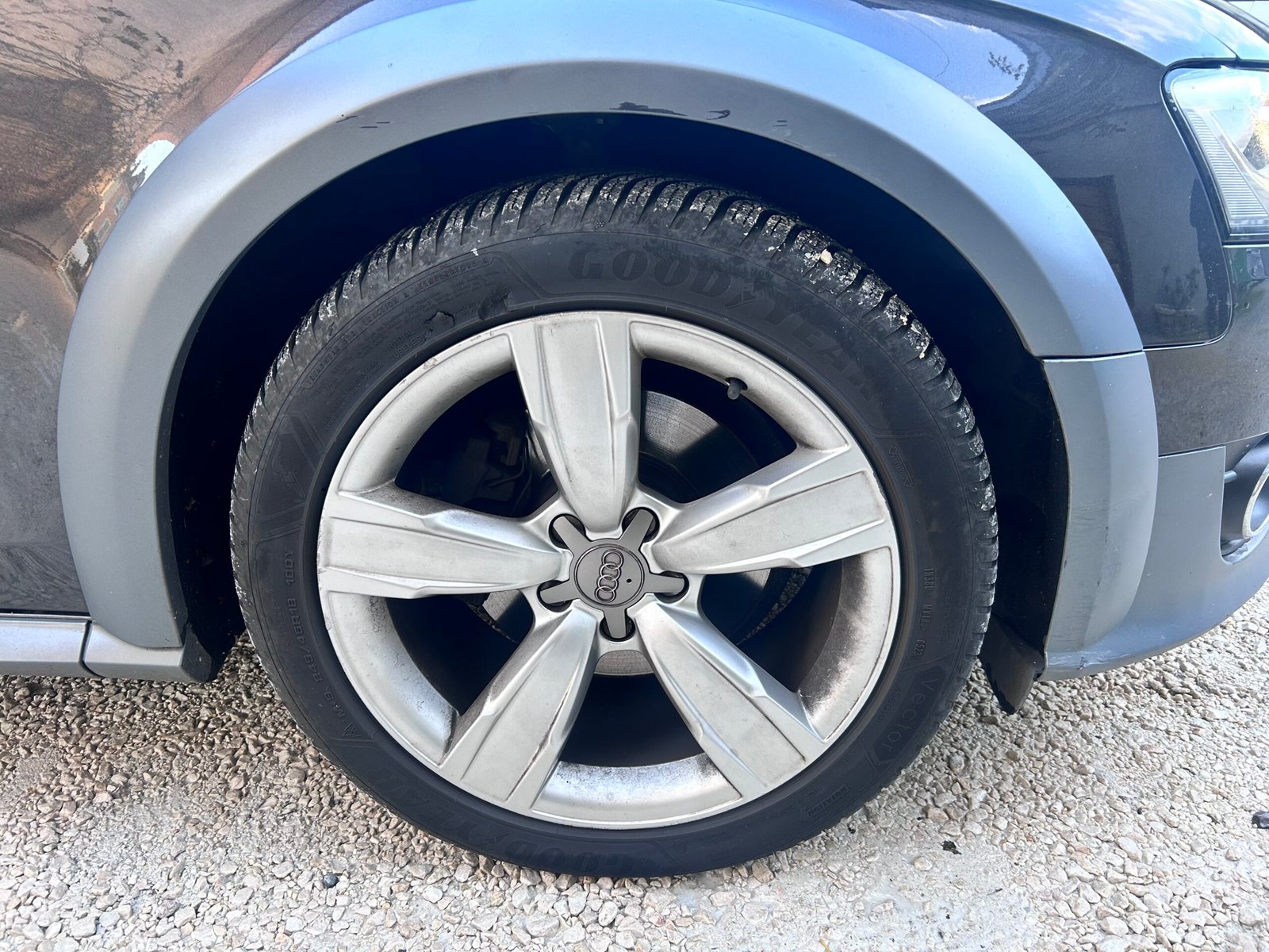 AUDI A4 Turbo Quattro 190 ch ” ALLROAD “