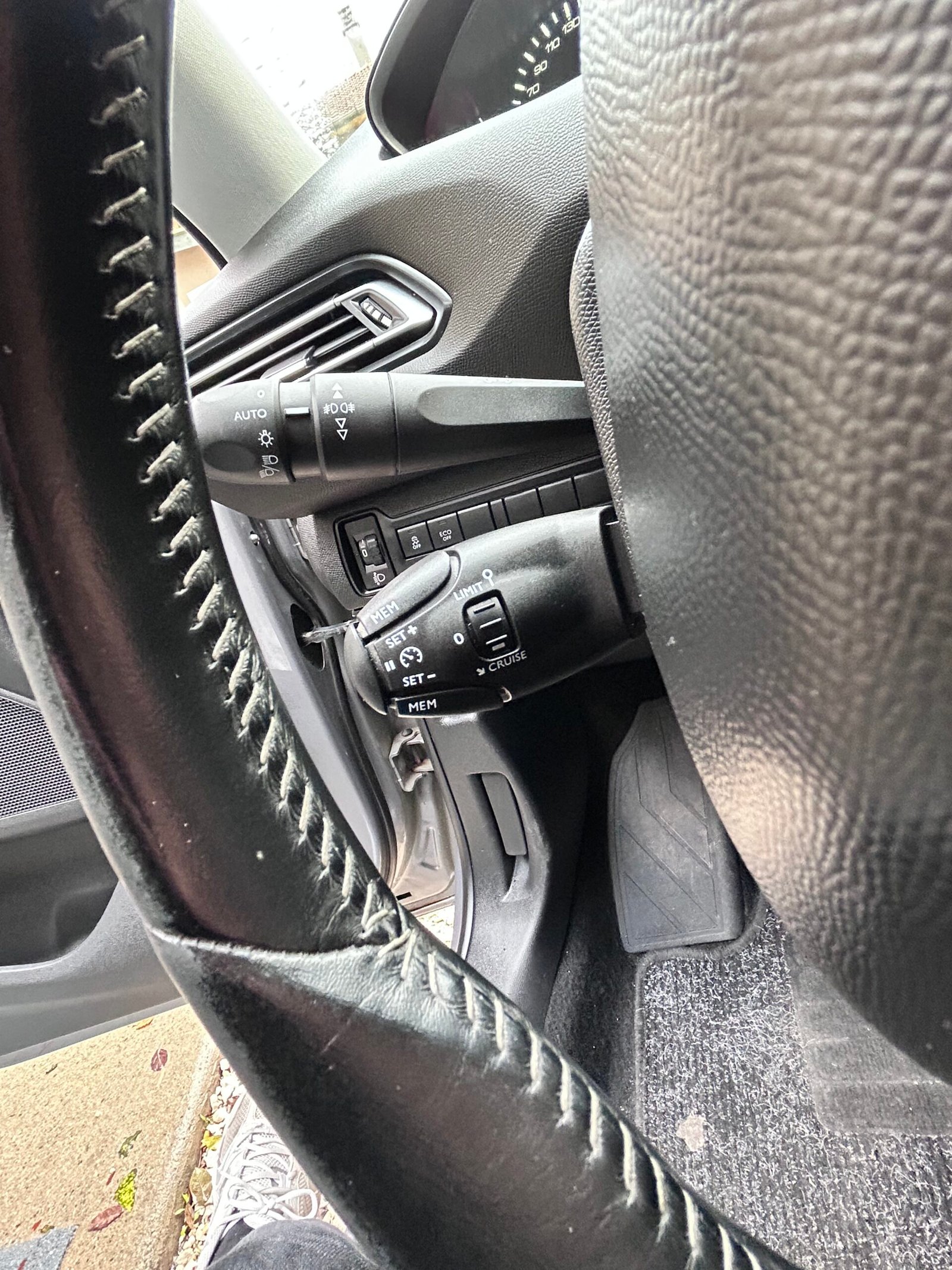 Peugeot 308 1.2 essence 110ch ” Style “