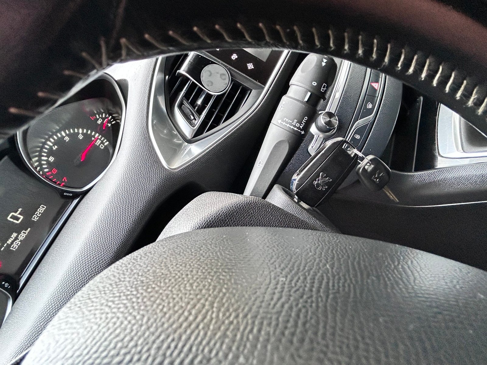 Peugeot 308 1.2 essence 110ch ” Style “