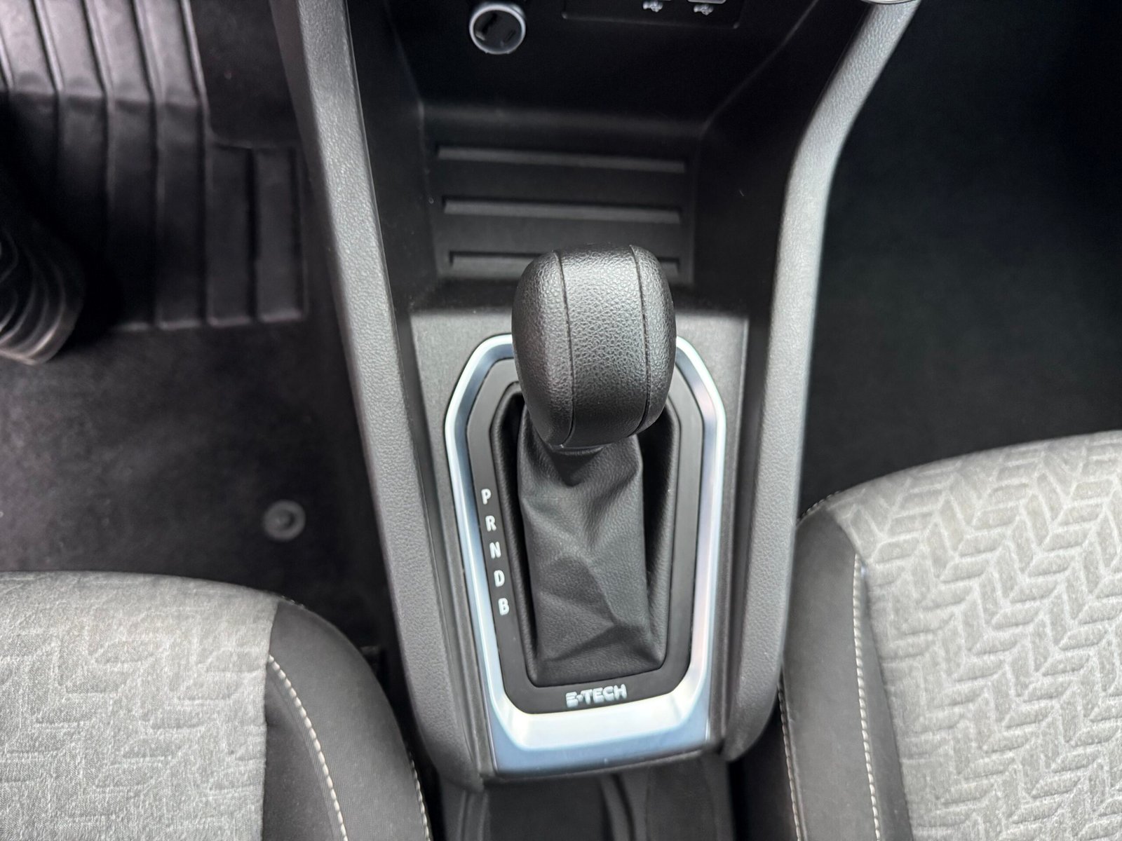 RENAULT Clio (V) E-TECH 1.6 140 ch « Etech Engineered 