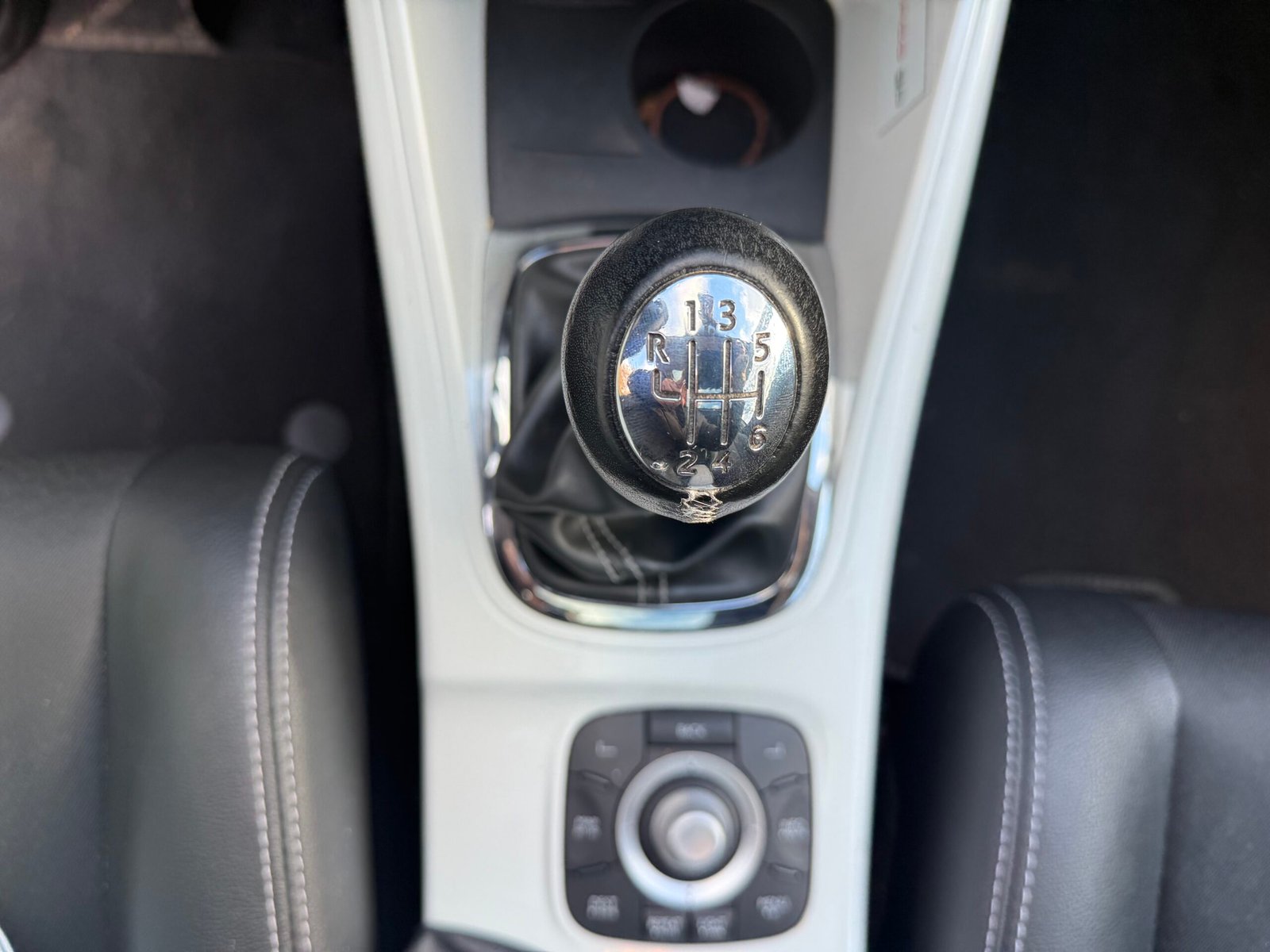 Renault Mégane III (2) Coupé 1.2 TCe S&S 130Ch « Finition Monaco GP »