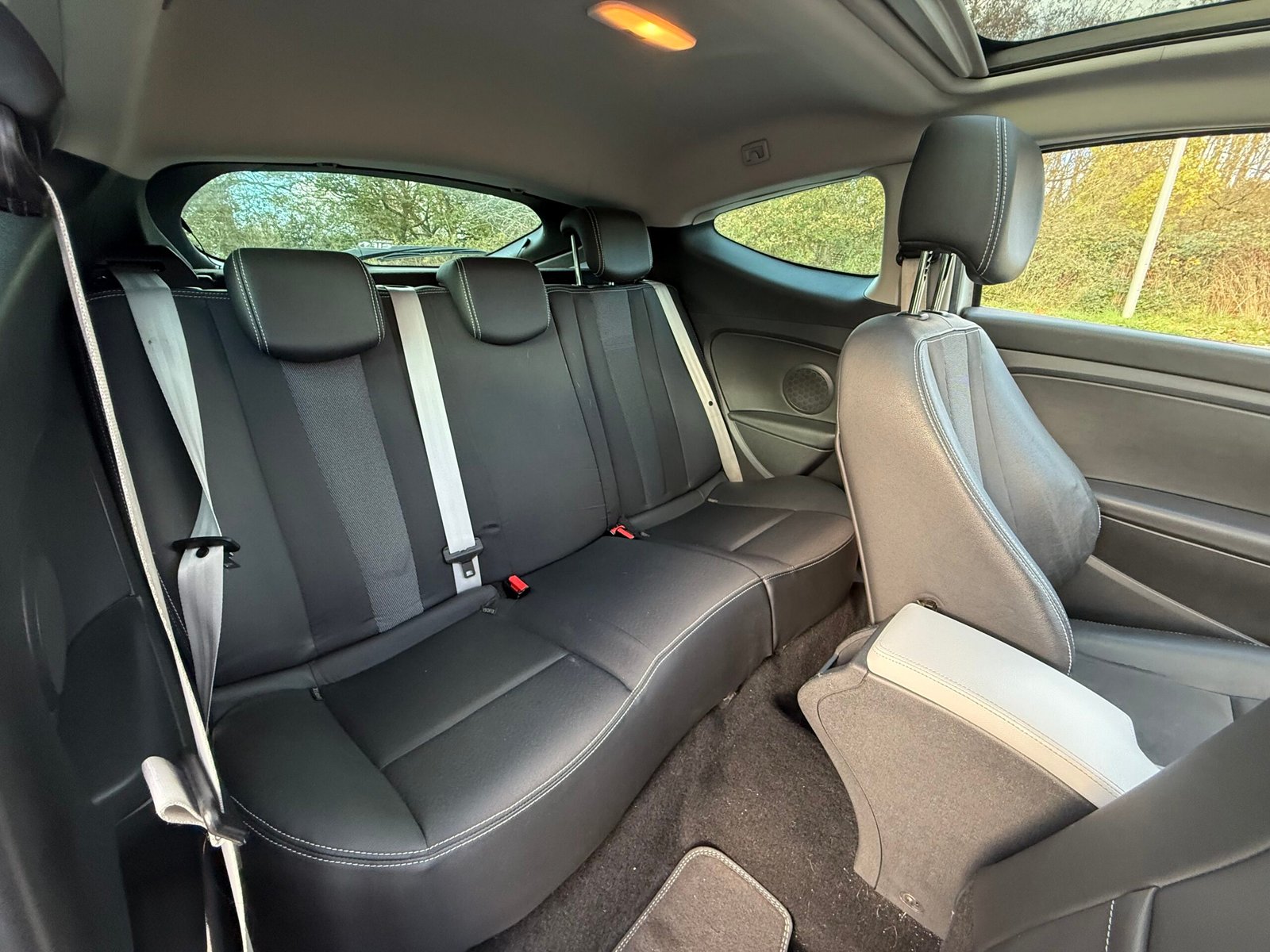 Renault Mégane III (2) Coupé 1.2 TCe S&S 130Ch « Finition Monaco GP »