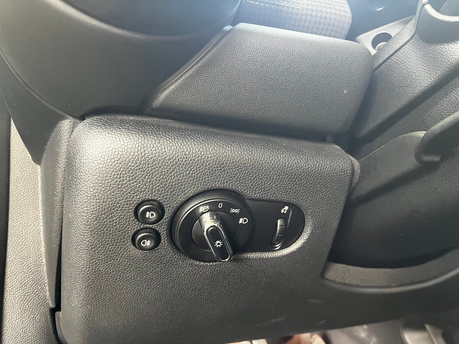 MINI MINI (F55) 5 Portes Cooper 1.5 i 12V 136Ch “Cooper”