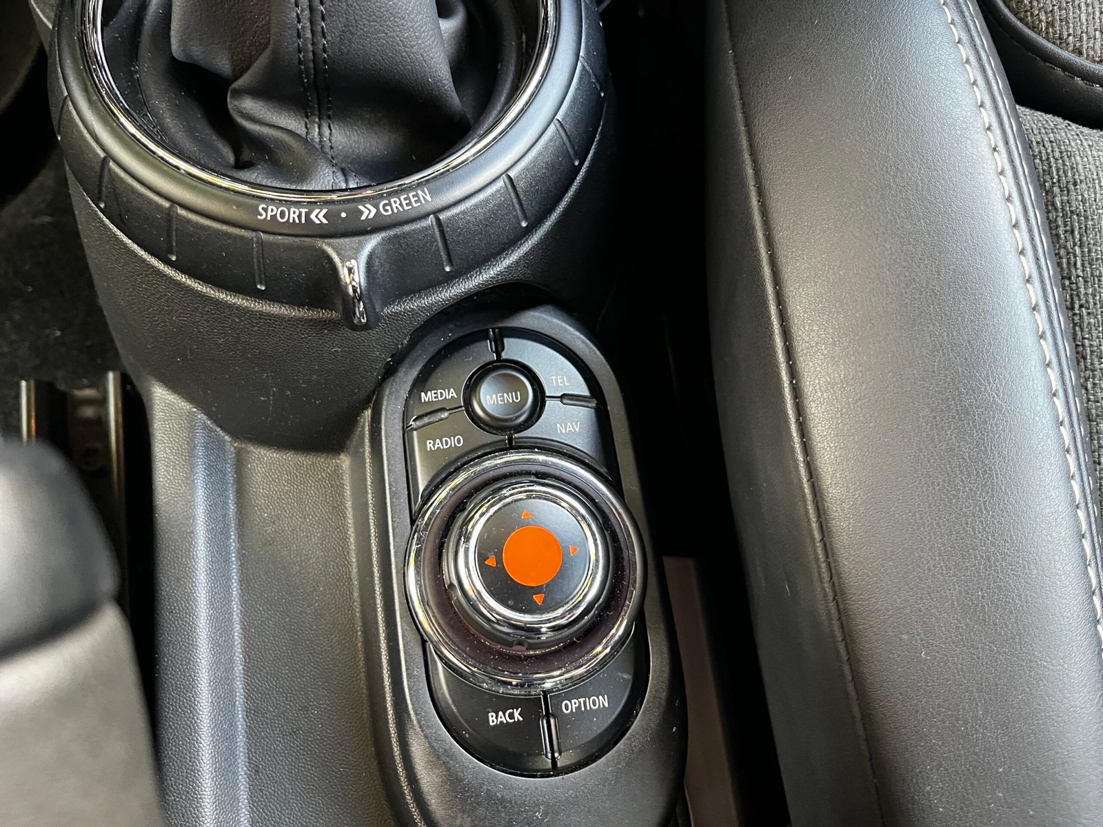 MINI MINI (F55) 5 Portes Cooper 1.5 i 12V 136Ch “Cooper”