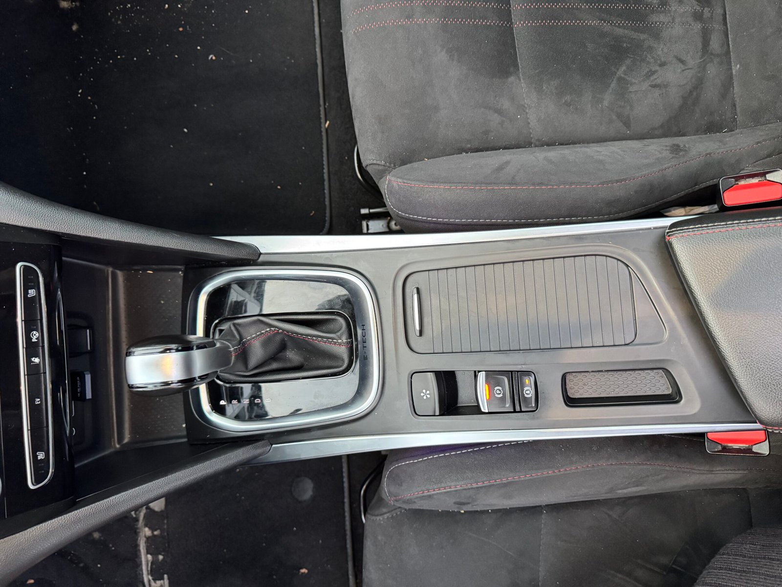 RENAULT Mégane IV Rs line Phase 2 Hatchback E-TECH 1.6 16V GPF 158 Plug in Hybrid S&S 90 cv Boîte auto