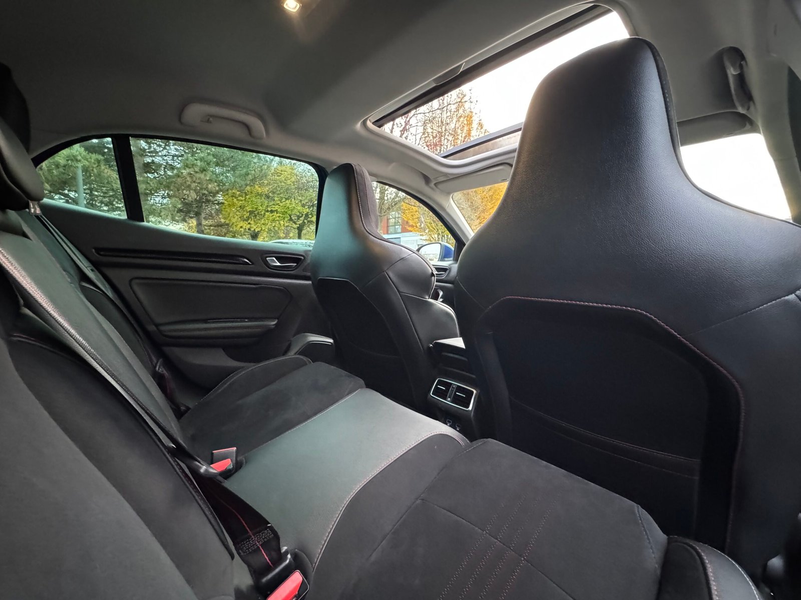 RENAULT Mégane IV Rs line Phase 2 Hatchback E-TECH 1.6 16V GPF 158 Plug in Hybrid S&S 90 cv Boîte auto