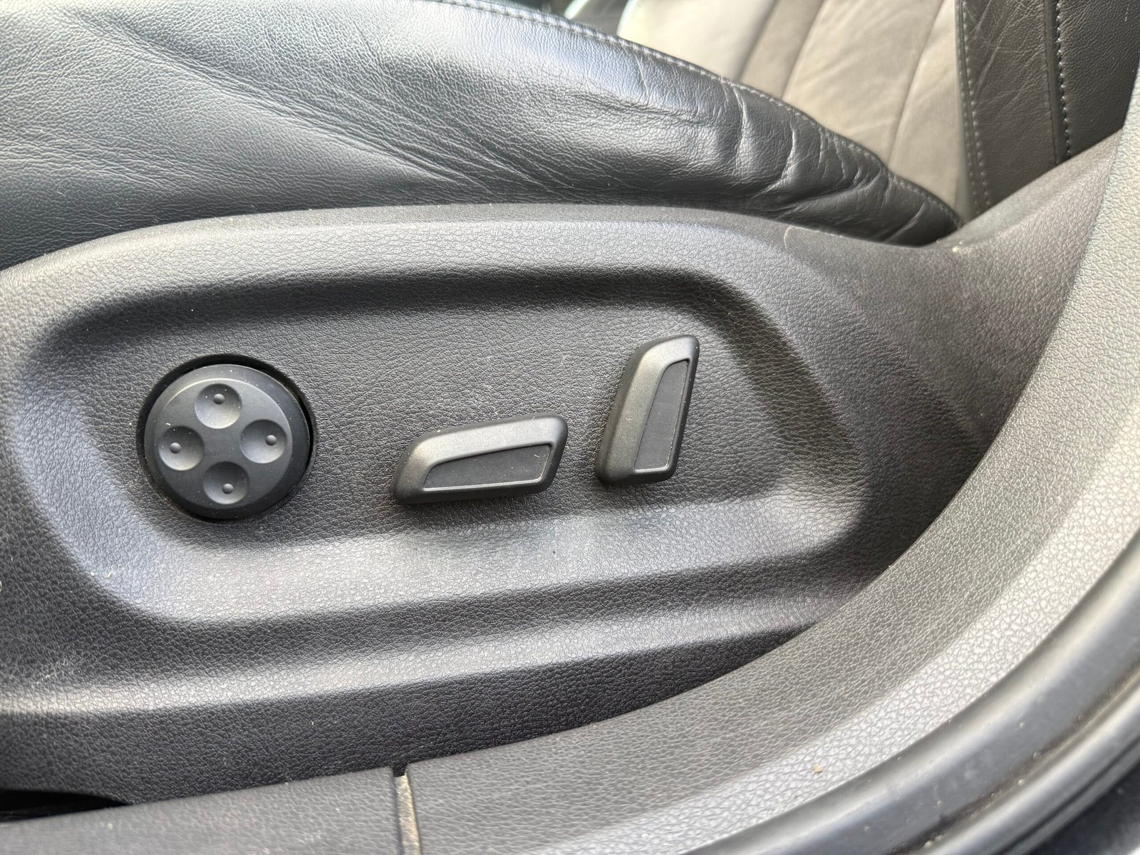 AUDI Q3 AMBITION LUXE Série 1 (8U) Quattro 2.0 TFSI 16V S Tronic7 211 cv Boîte auto