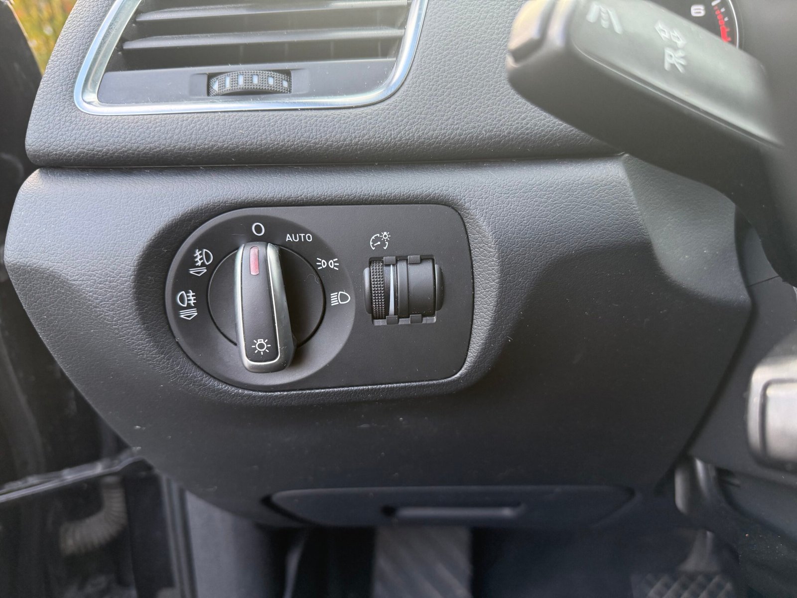 AUDI Q3 AMBITION LUXE Série 1 (8U) Quattro 2.0 TFSI 16V S Tronic7 211 cv Boîte auto