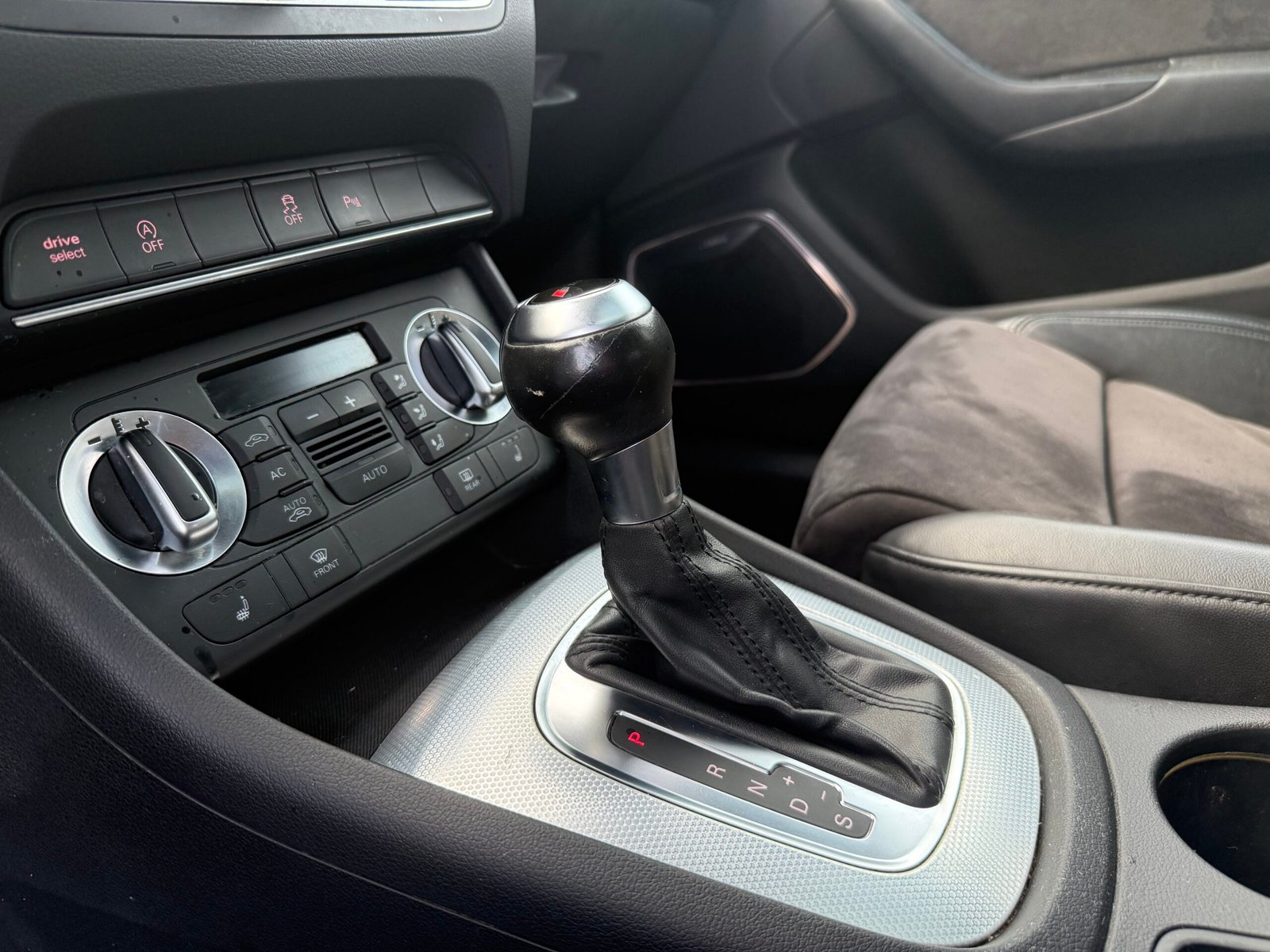 AUDI Q3 AMBITION LUXE Série 1 (8U) Quattro 2.0 TFSI 16V S Tronic7 211 cv Boîte auto