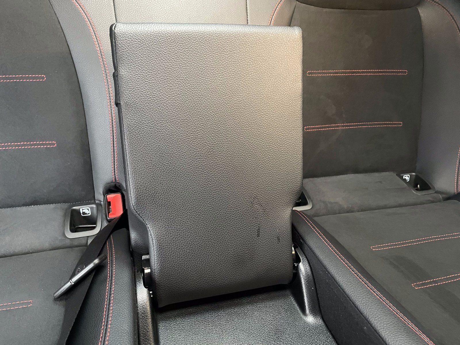 MERCEDES-BENZ Classe A “AMG Line” 200 d 8G-DCT 150 CH