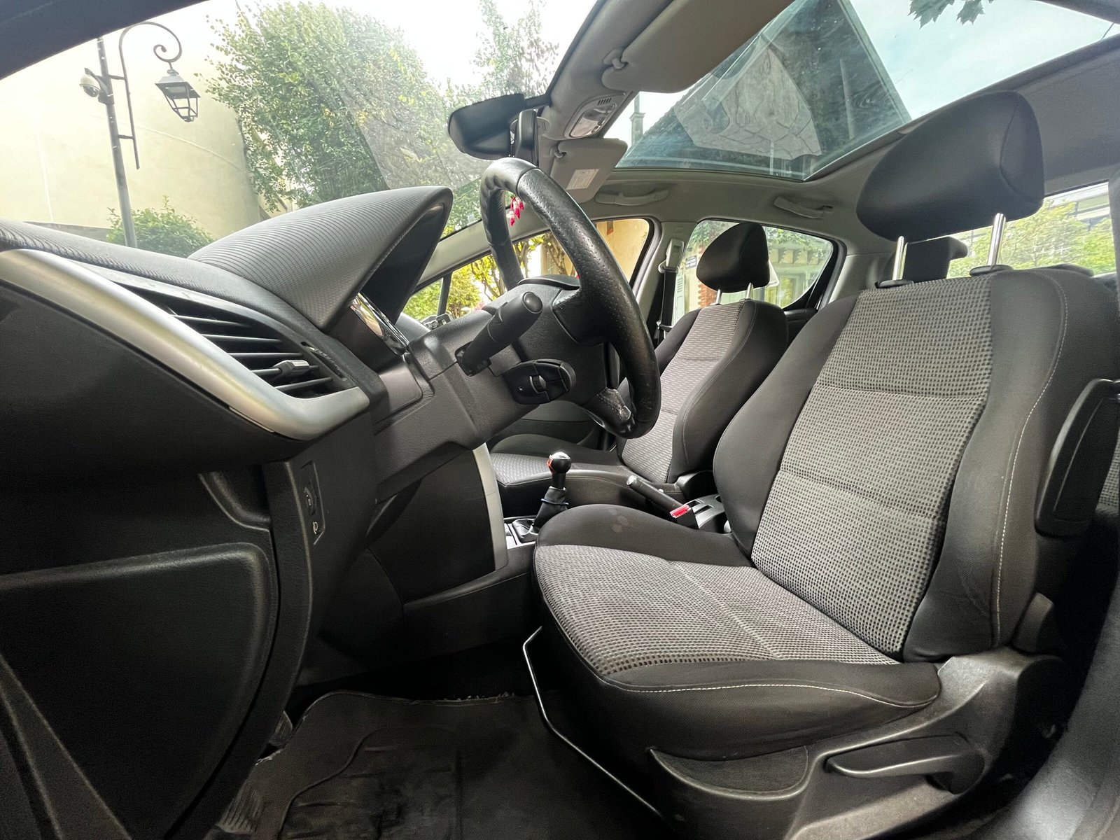 Peugeot 207 5 Portes 1.4 VTi 95Ch « Premium »