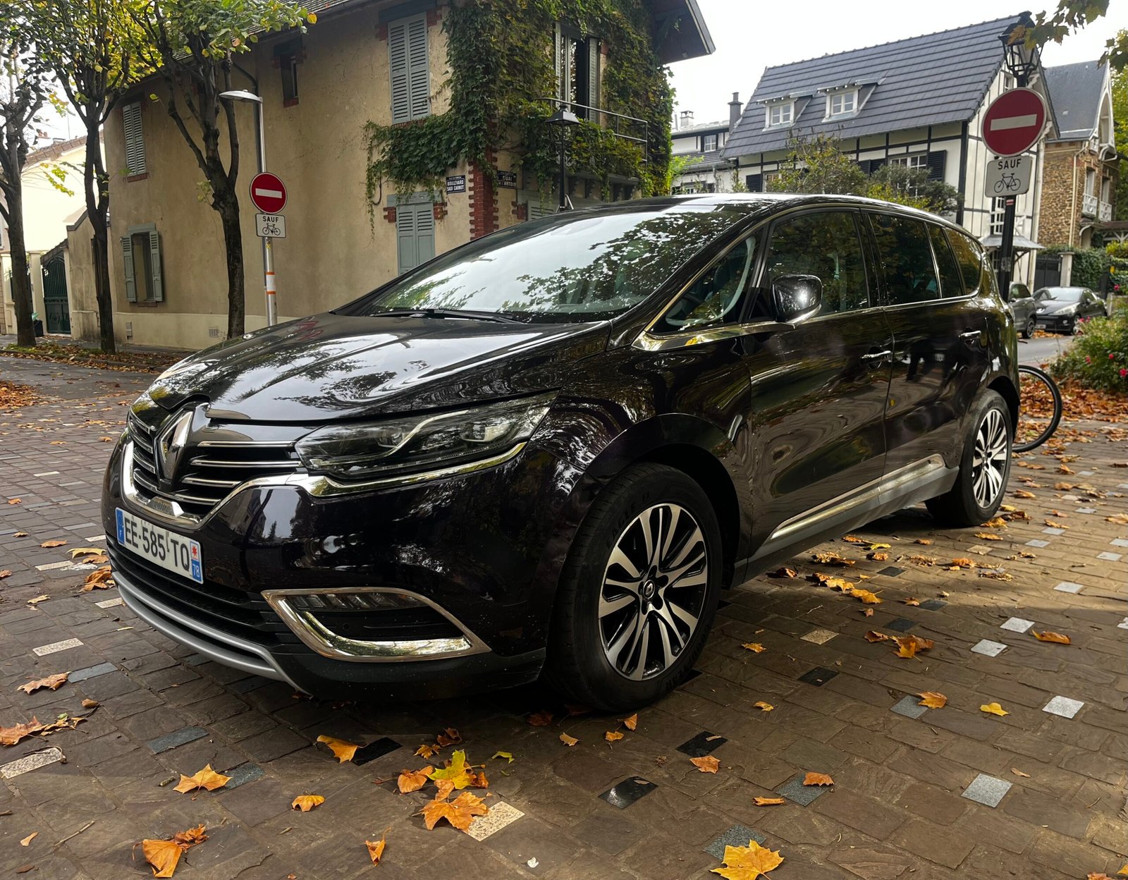 RENAULT Espace V 1.6 dCi 161Ch “Initiale Paris”