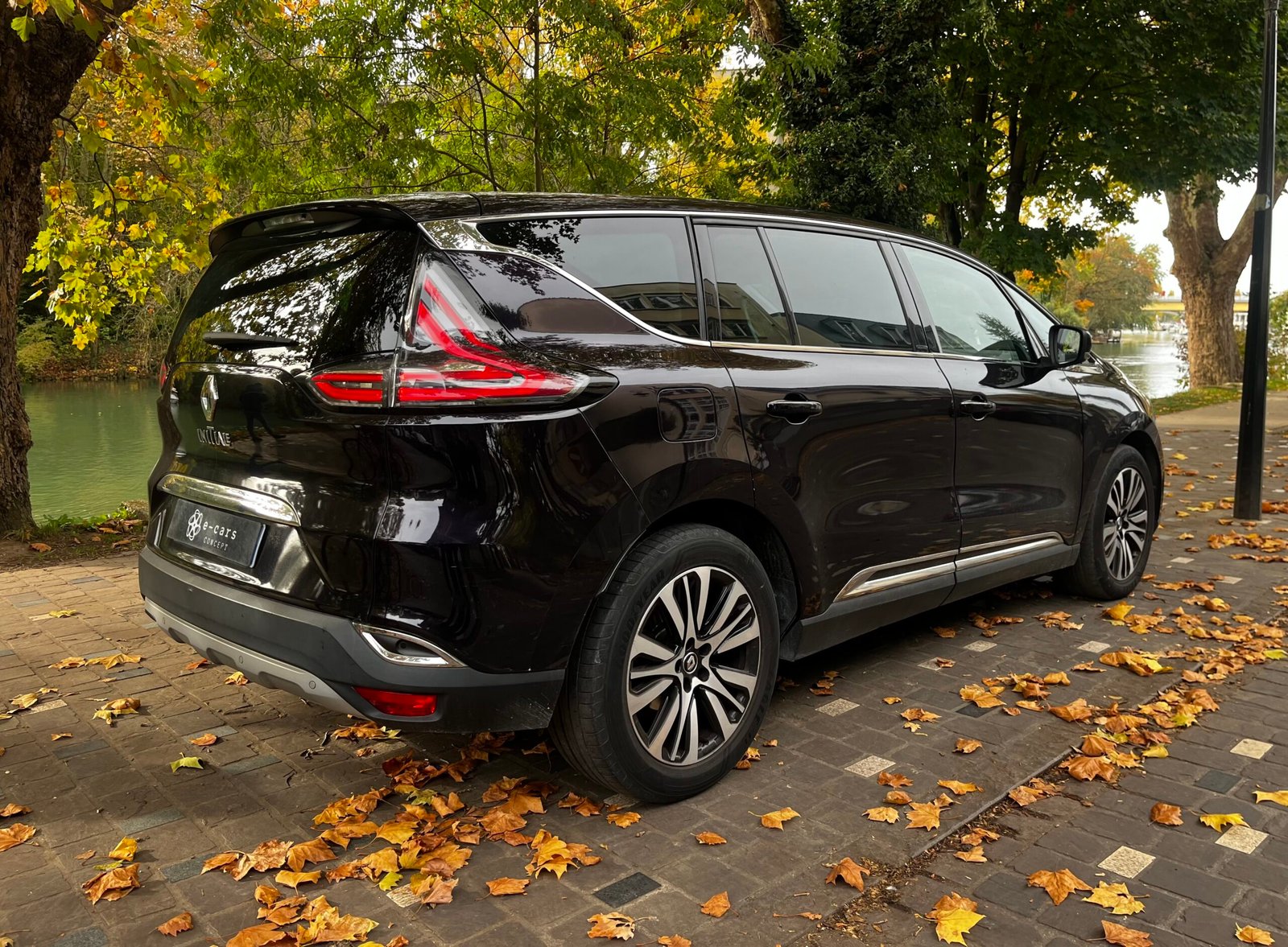 RENAULT Espace V 1.6 dCi 161Ch “Initiale Paris”