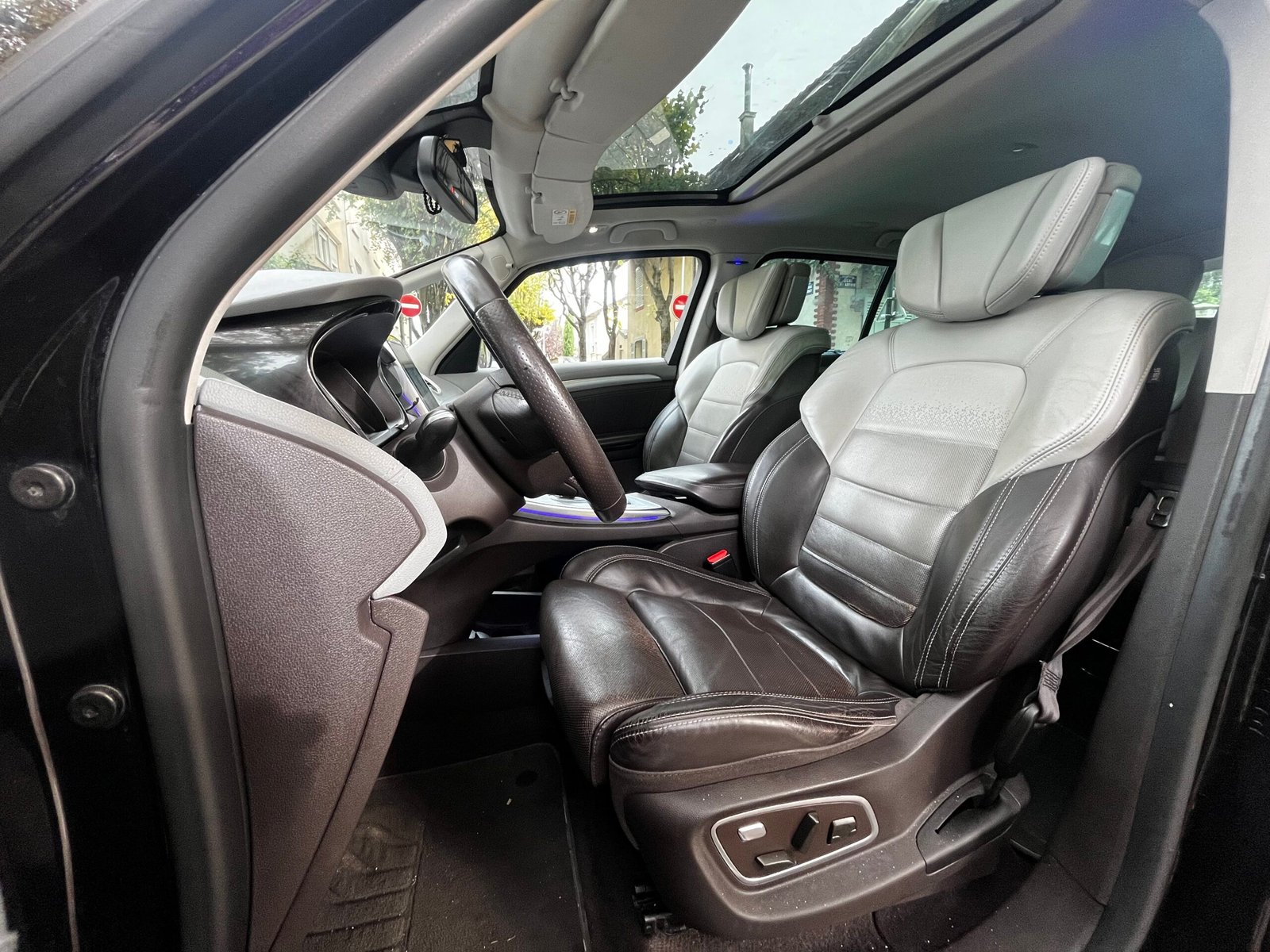 RENAULT Espace V 1.6 dCi 161Ch “Initiale Paris”