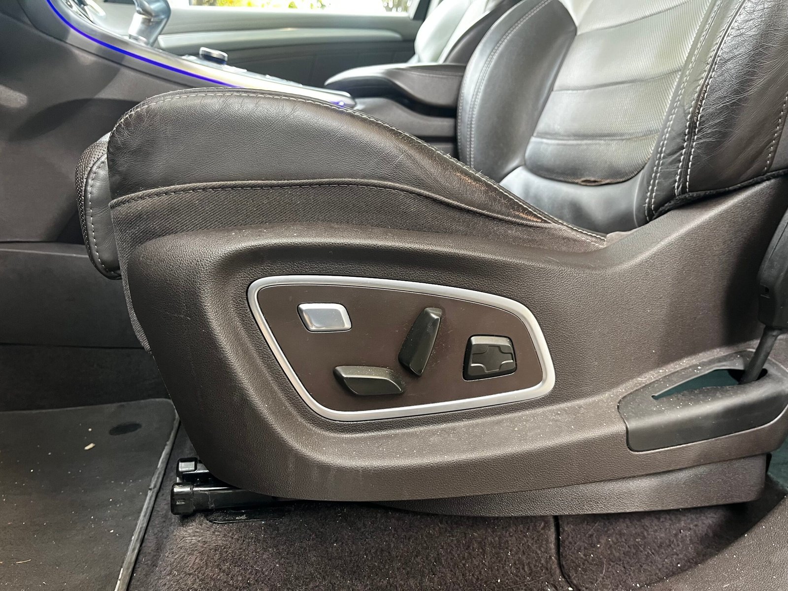 RENAULT Espace V 1.6 dCi 161Ch “Initiale Paris”