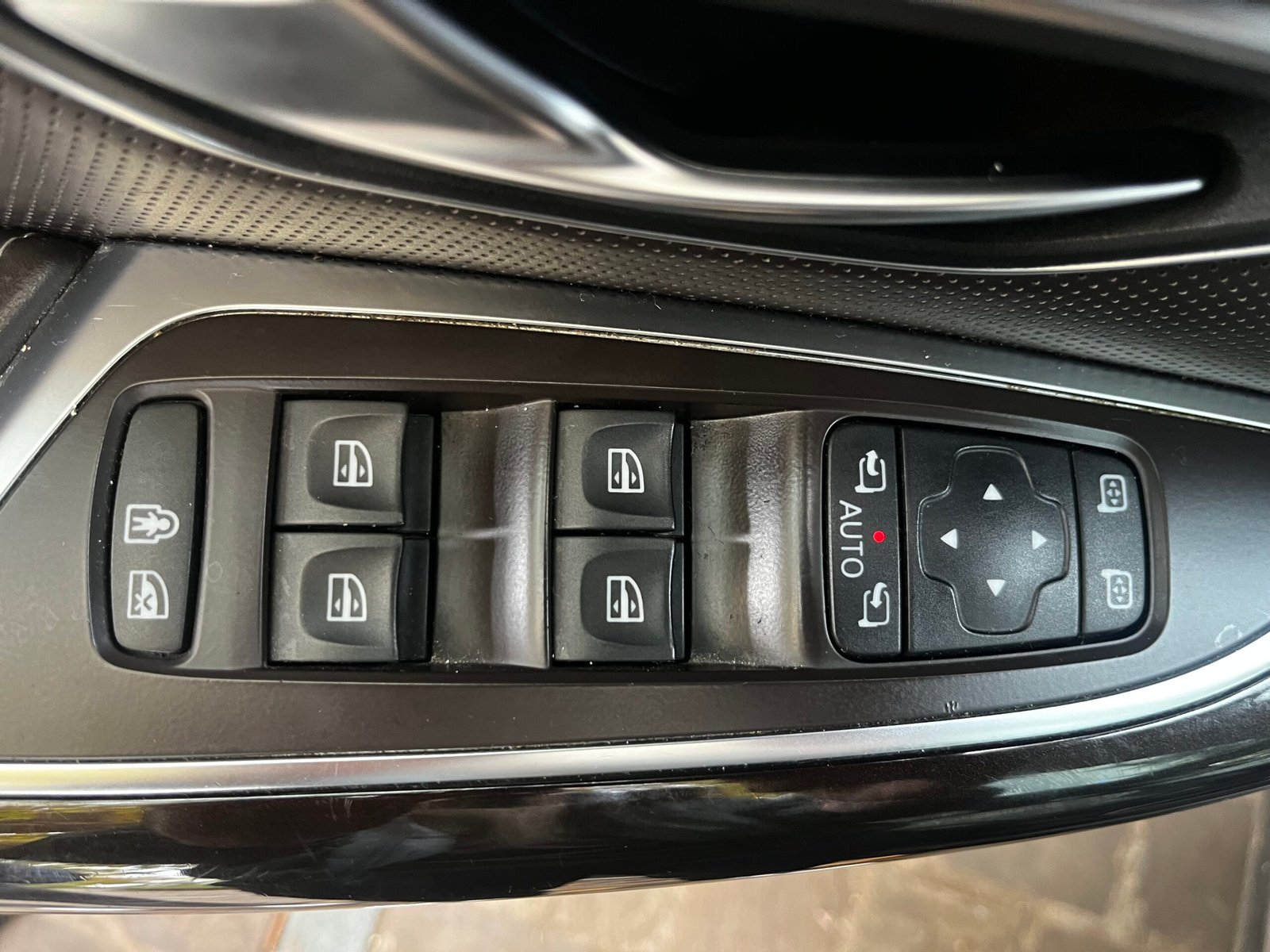 RENAULT Espace V 1.6 dCi 161Ch “Initiale Paris”