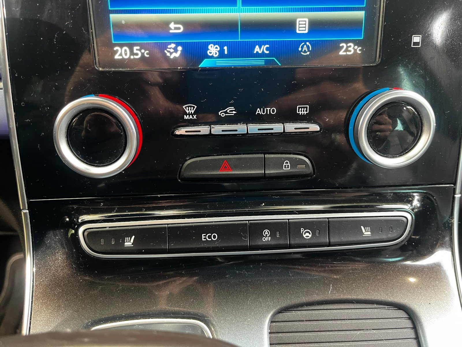 RENAULT Espace V 1.6 dCi 161Ch “Initiale Paris”