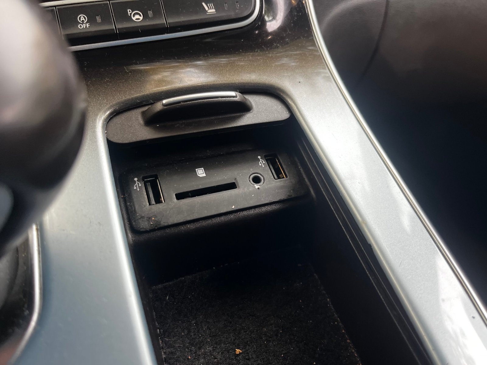 RENAULT Espace V 1.6 dCi 161Ch “Initiale Paris”