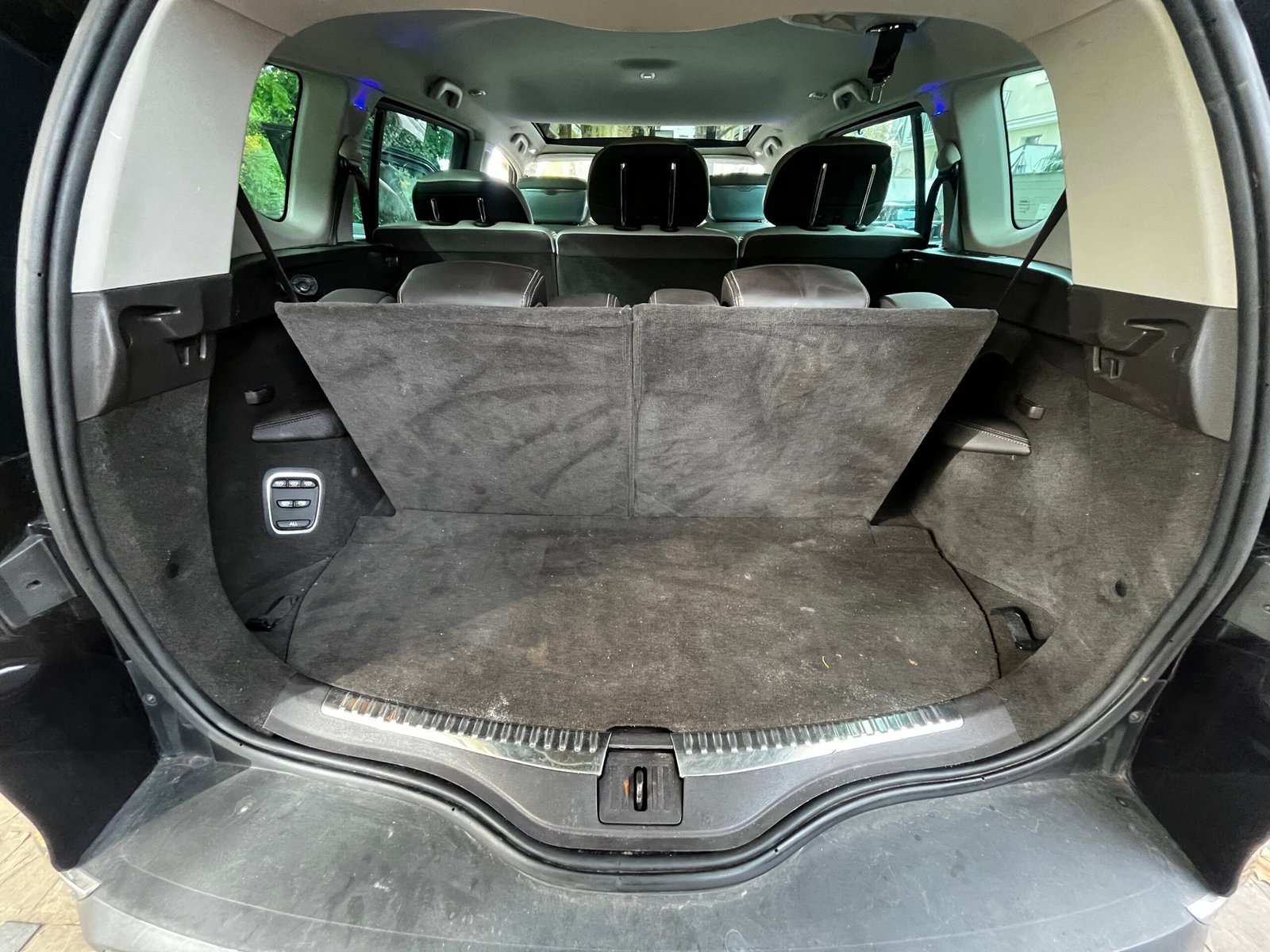 RENAULT Espace V 1.6 dCi 161Ch “Initiale Paris”