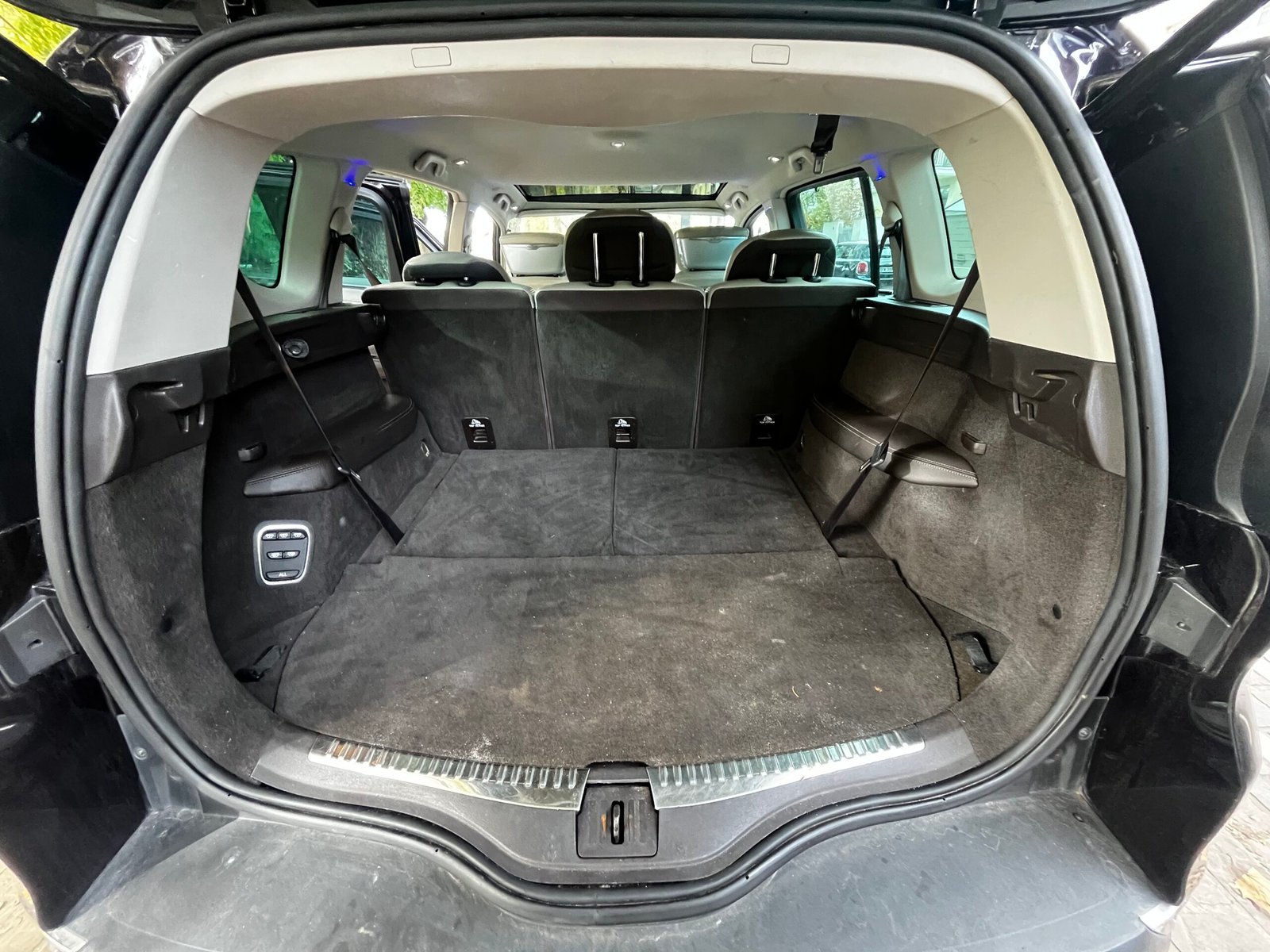 RENAULT Espace V 1.6 dCi 161Ch “Initiale Paris”