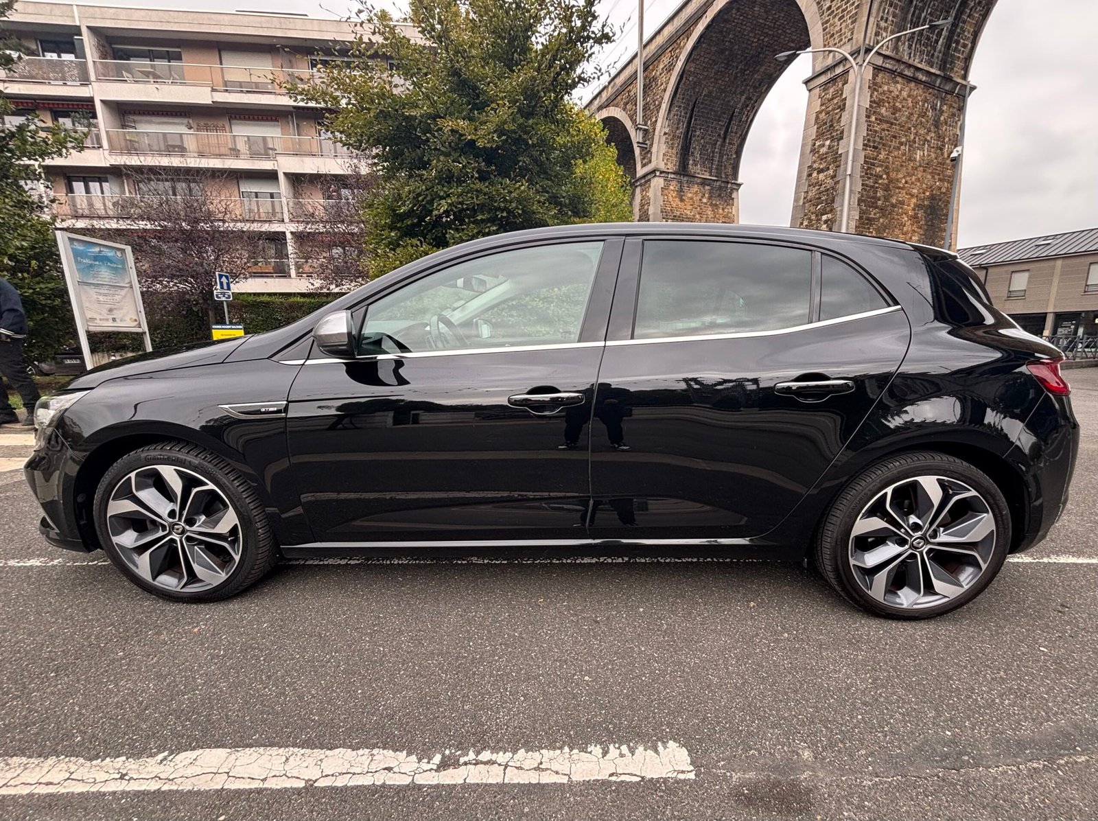 RENAULT Mégane IV Hatchback 1.2 130Ch “GT Line”