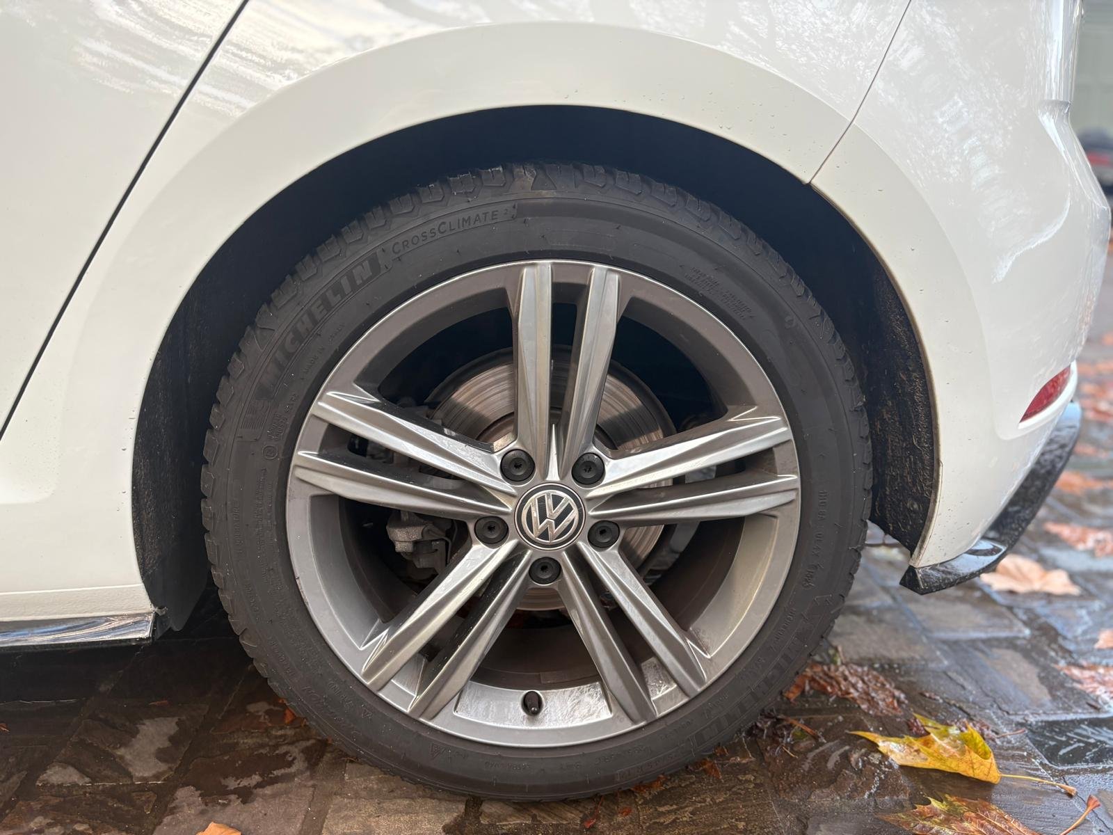 VOLKSWAGEN Golf VII 5 Portes Phase 2 1.5 TSI DSG7 150 cv Boîte R-Line