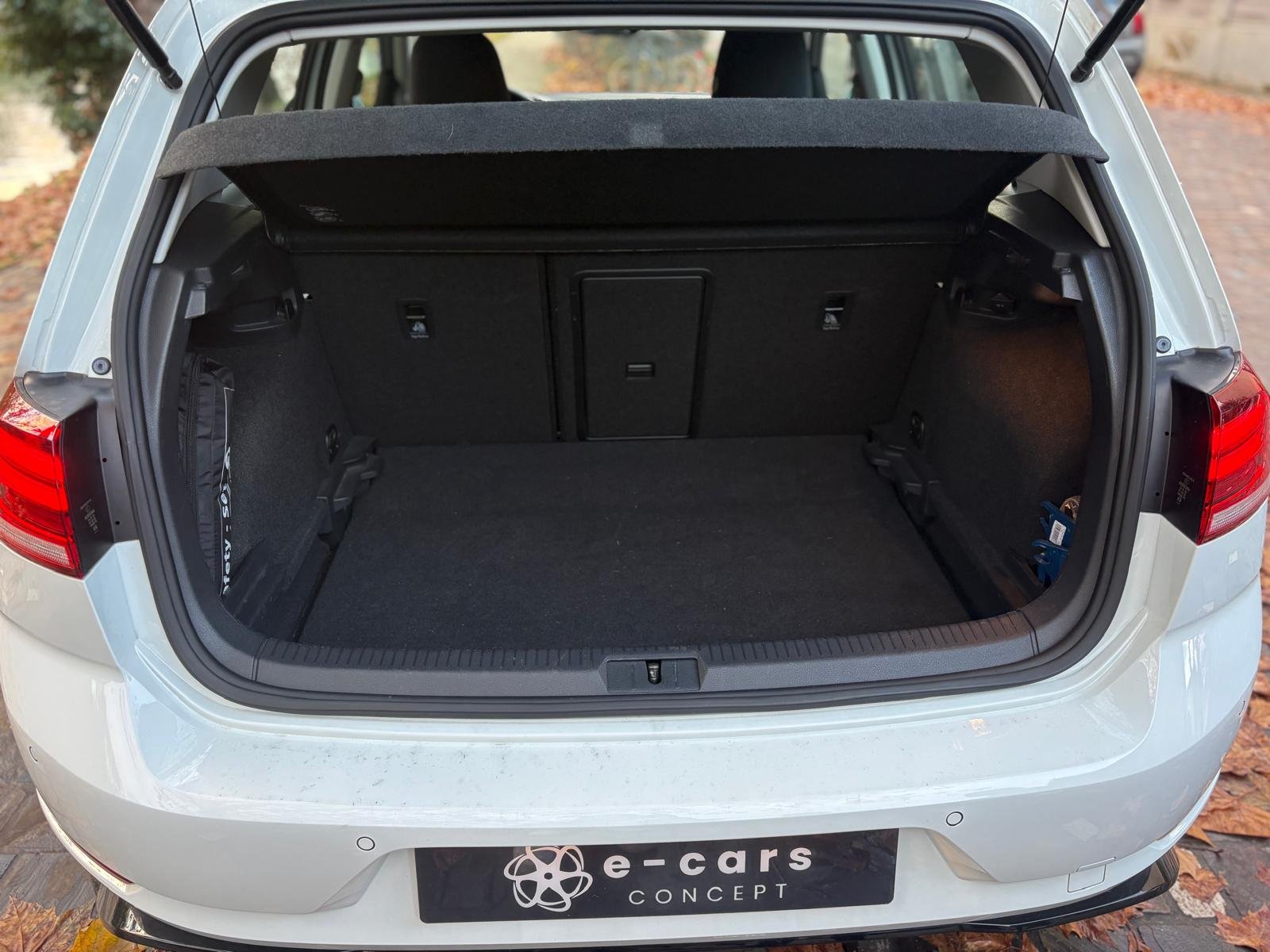 VOLKSWAGEN Golf VII 5 Portes Phase 2 1.5 TSI DSG7 150 cv Boîte R-Line