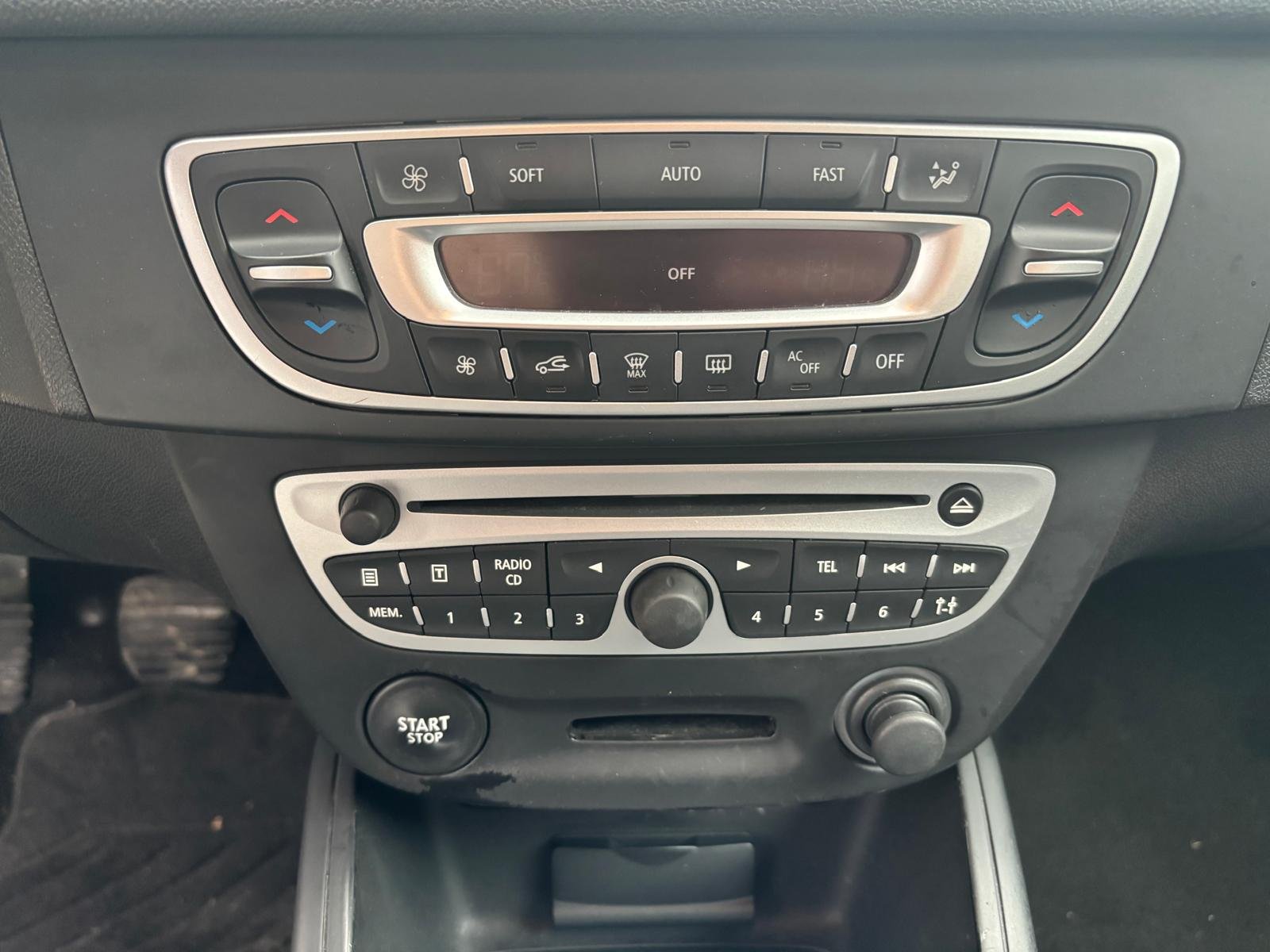 RENAULT Mégane III Hatchback 1.4 TCe 16V 130 cv