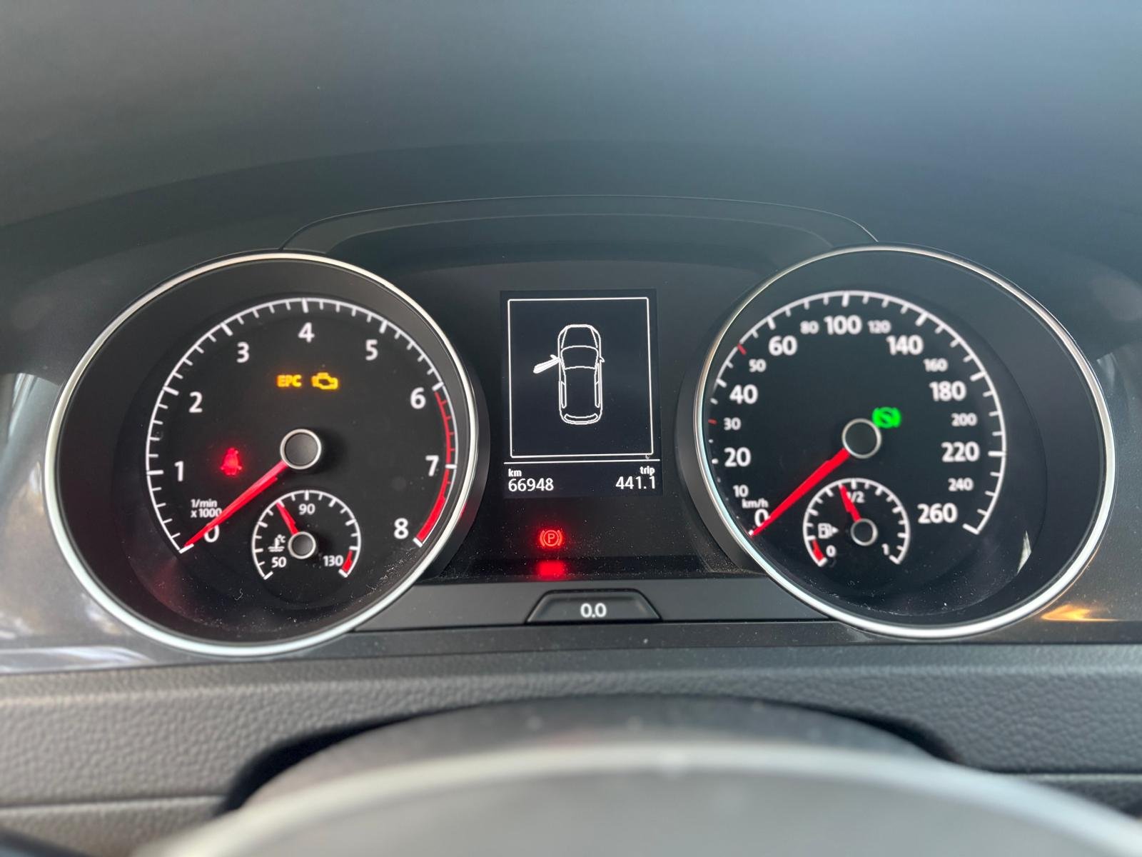 VOLKSWAGEN Golf VII 5 Portes Phase 2 1.5 TSI DSG7 150 cv Boîte R-Line