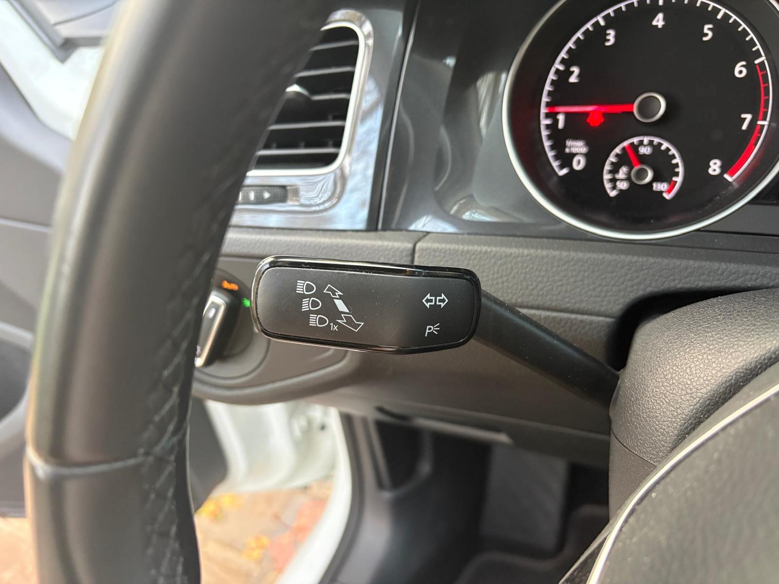 VOLKSWAGEN Golf VII 5 Portes Phase 2 1.5 TSI DSG7 150 cv Boîte R-Line