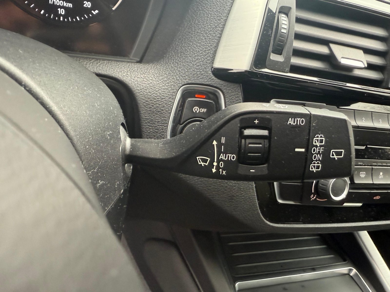 BMW Série 1 Pack M Sport Ultimate(F20) LCI 5 portes 120i 2.0 i 16V 184 cv Boîte auto