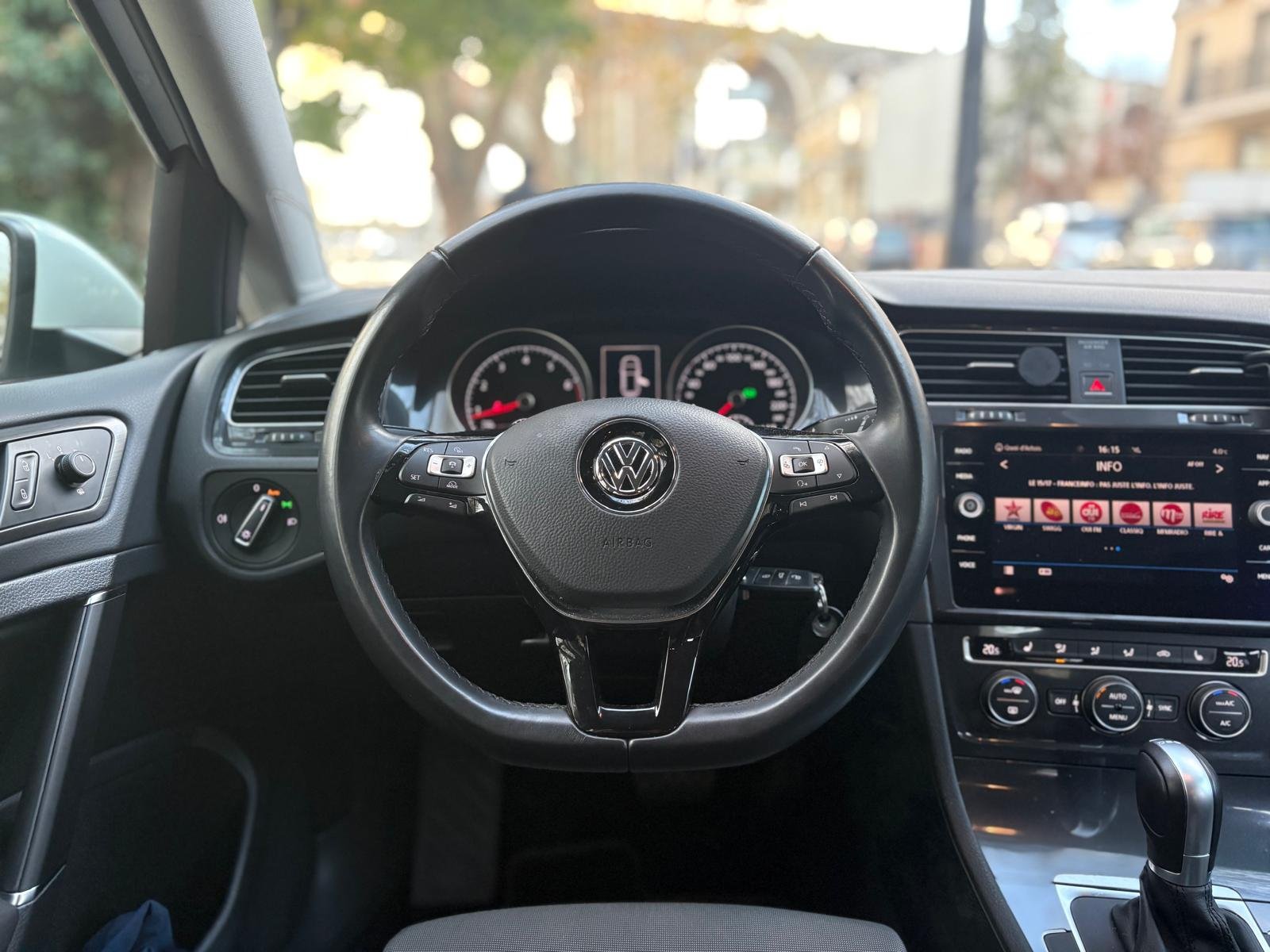 VOLKSWAGEN Golf VII 5 Portes Phase 2 1.5 TSI DSG7 150 cv Boîte R-Line