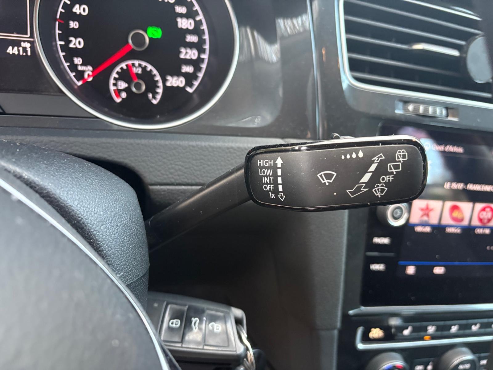 VOLKSWAGEN Golf VII 5 Portes Phase 2 1.5 TSI DSG7 150 cv Boîte R-Line