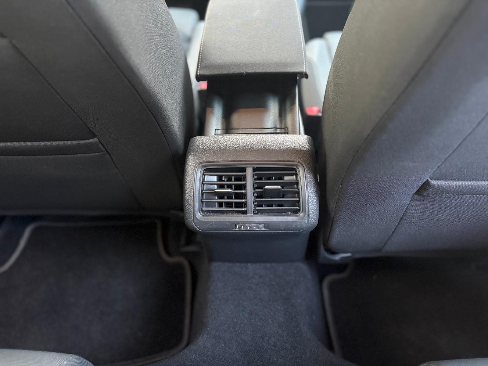 VOLKSWAGEN Golf VII 5 Portes Phase 2 1.5 TSI DSG7 150 cv Boîte R-Line