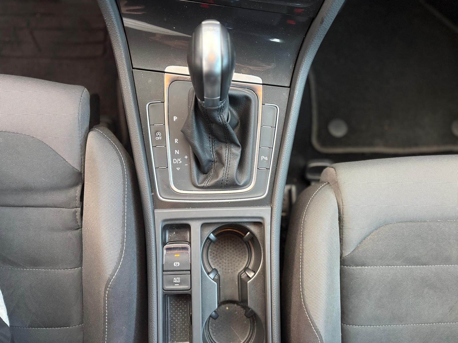 VOLKSWAGEN Golf VII 5 Portes Phase 2 1.5 TSI DSG7 150 cv Boîte R-Line