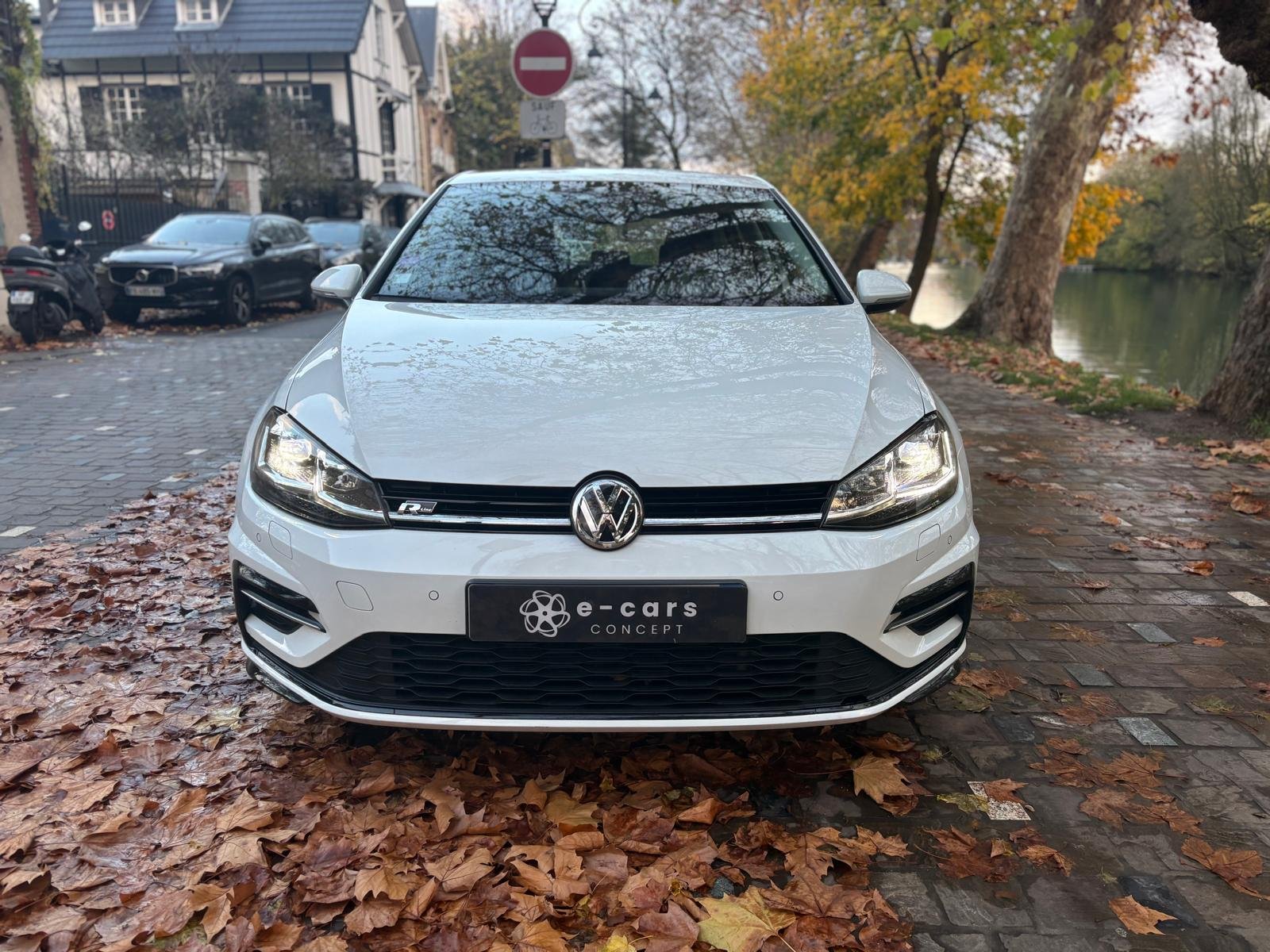 VOLKSWAGEN Golf VII 5 Portes Phase 2 1.5 TSI DSG7 150 cv Boîte R-Line