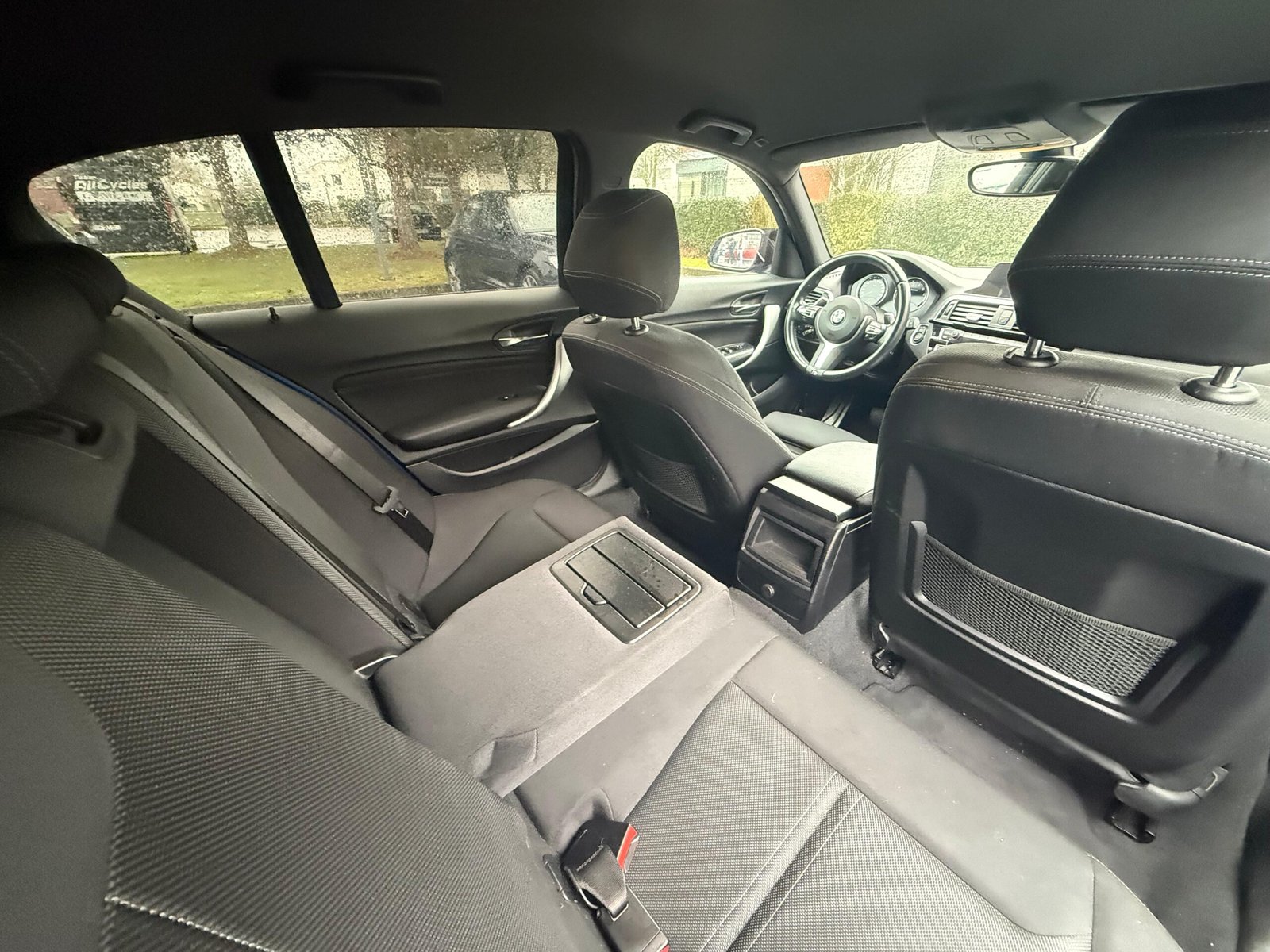 BMW Série 1 Pack M Sport Ultimate(F20) LCI 5 portes 120i 2.0 i 16V 184 cv Boîte auto