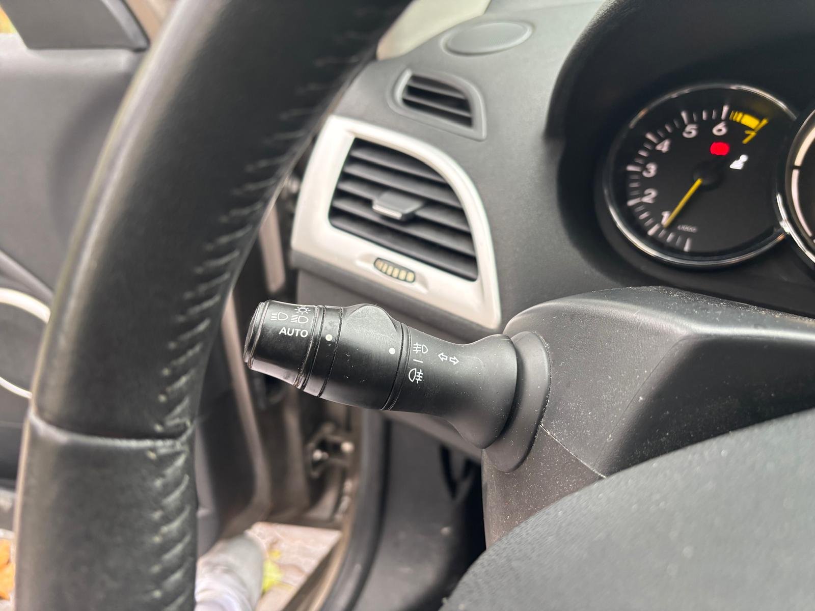 RENAULT Mégane III Hatchback 1.4 TCe 16V 130 cv